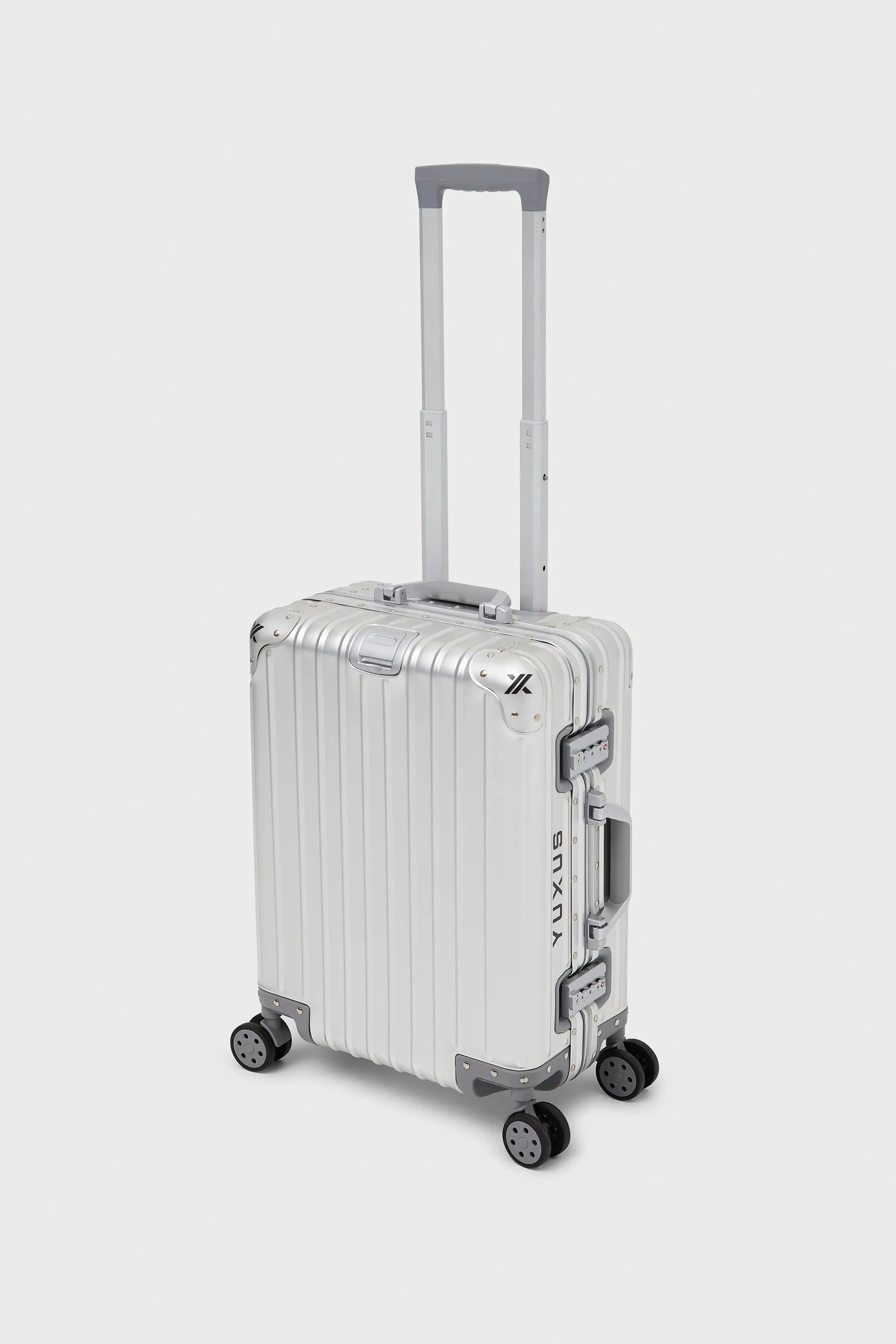 SILVER "VOYAGER" SUITCASE