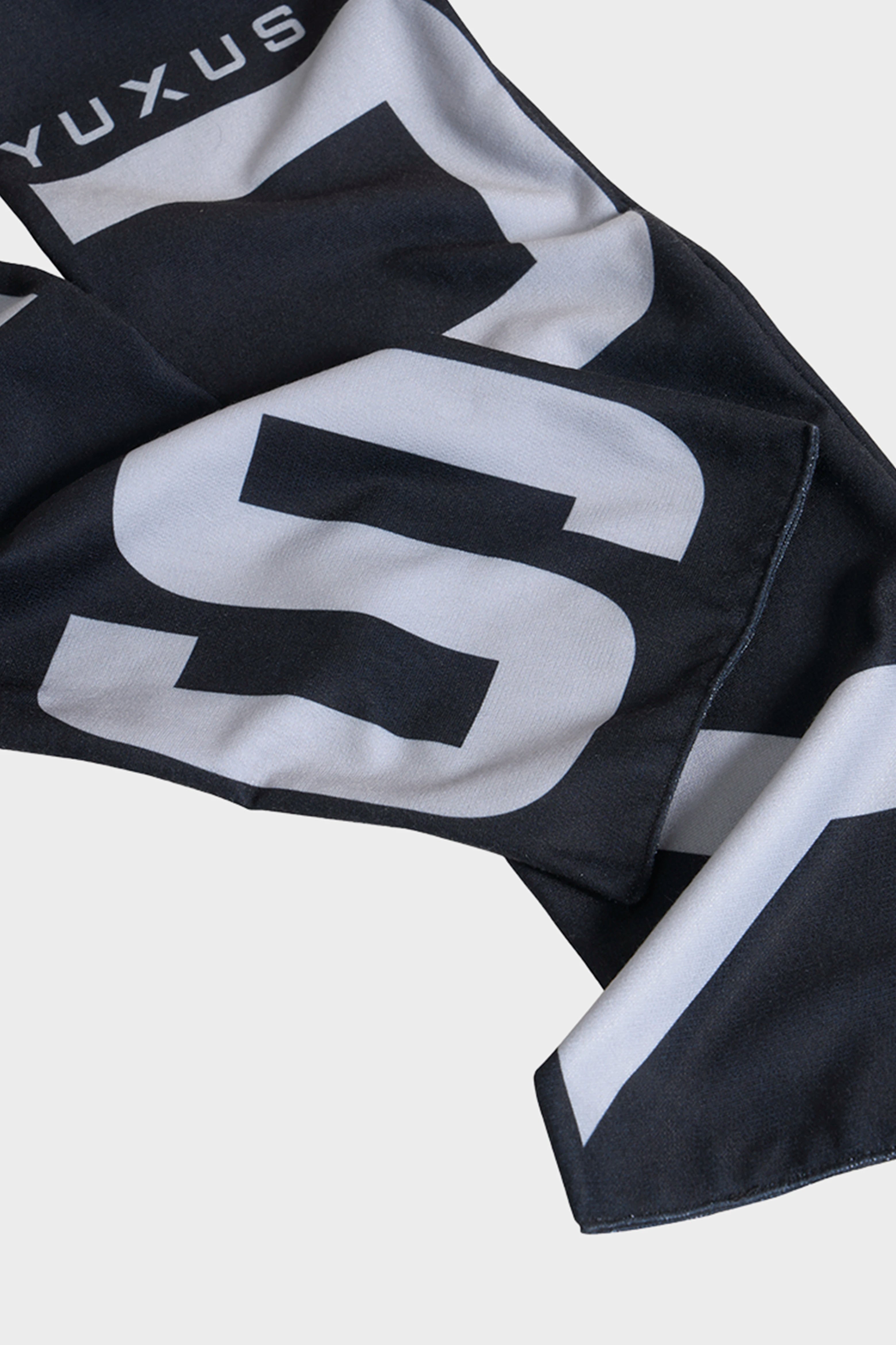 TUNGSTEN "GRAYSCALE" SCARF