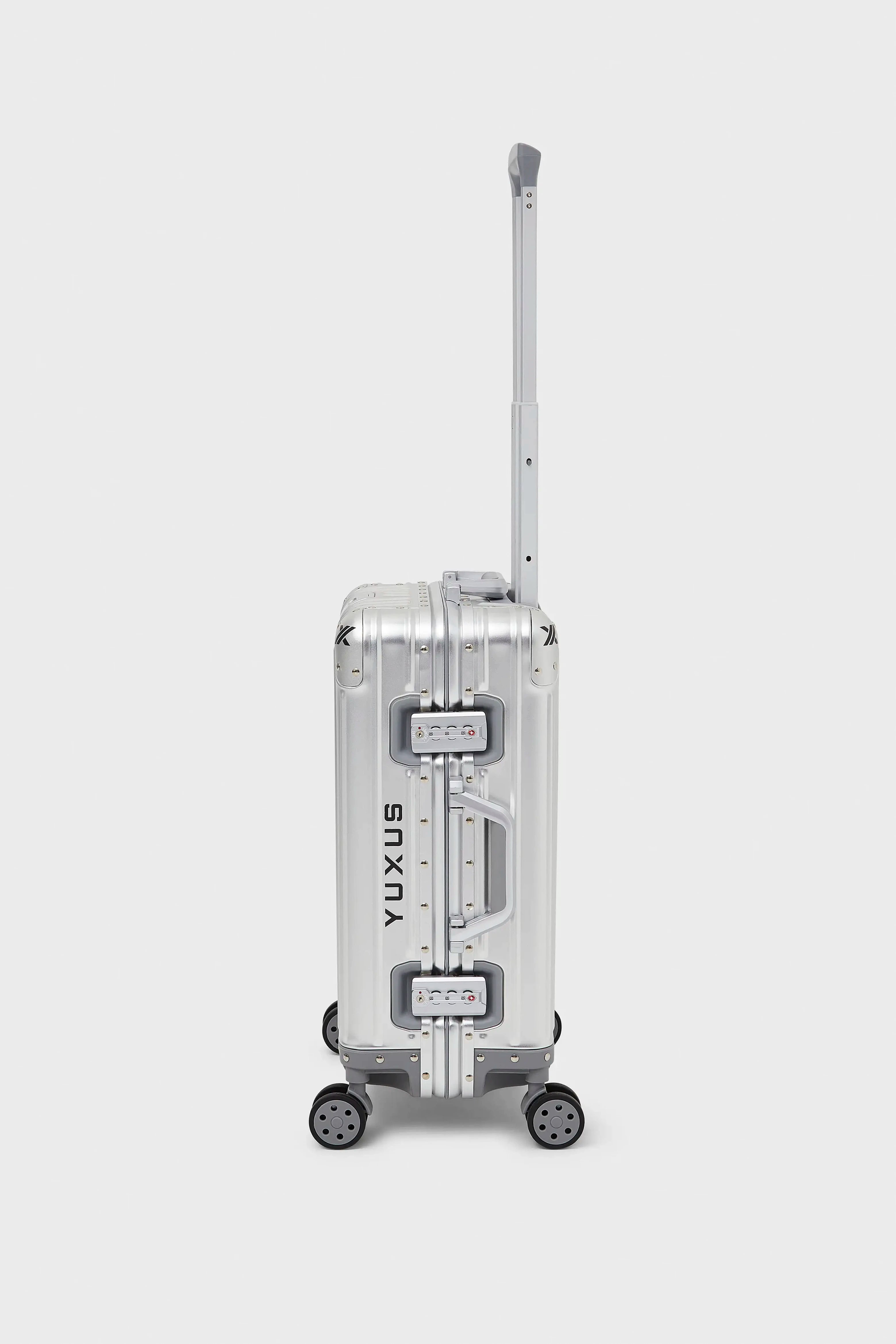 SILVER "VOYAGER" SUITCASE