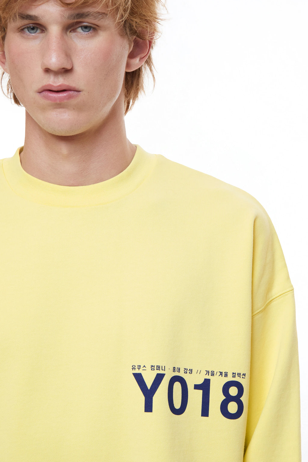 CANDLE "HONGDAE" CREWNECK