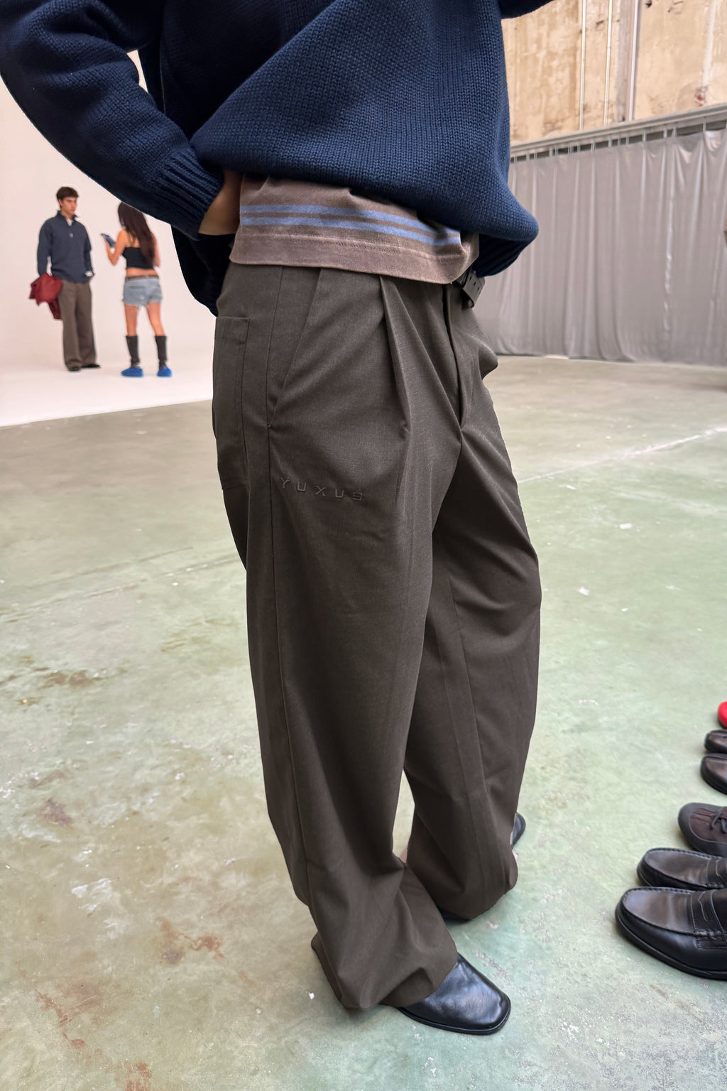 SLIT PANTS TAUPE