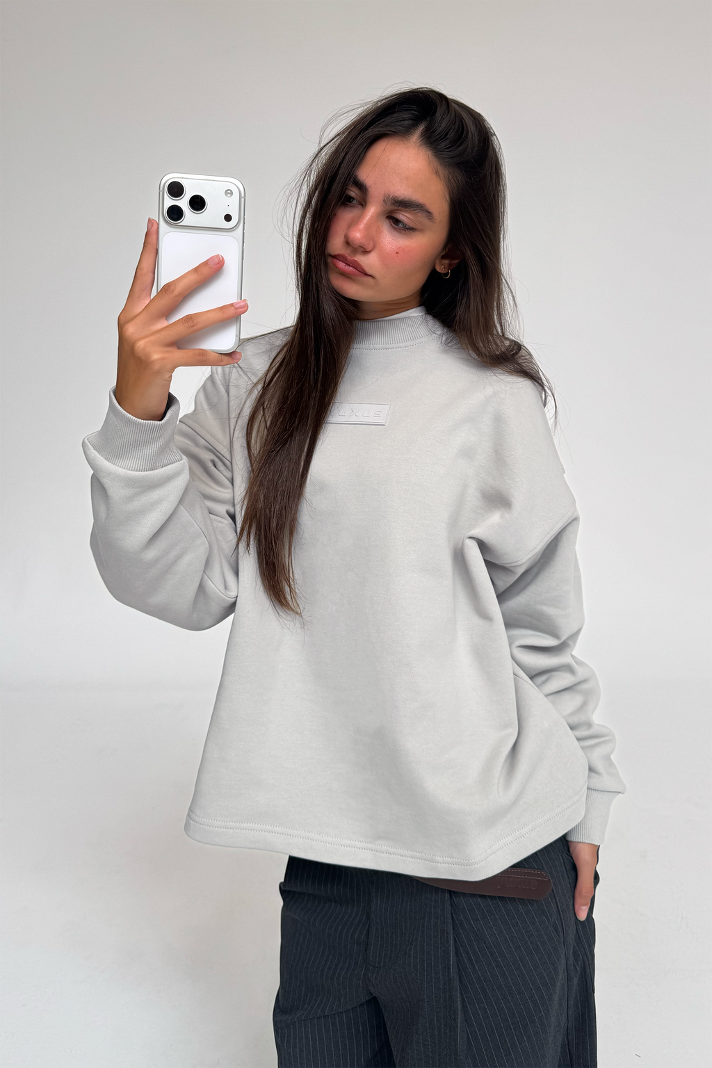 GOOSE "GRAYSCALE" CREWNECK