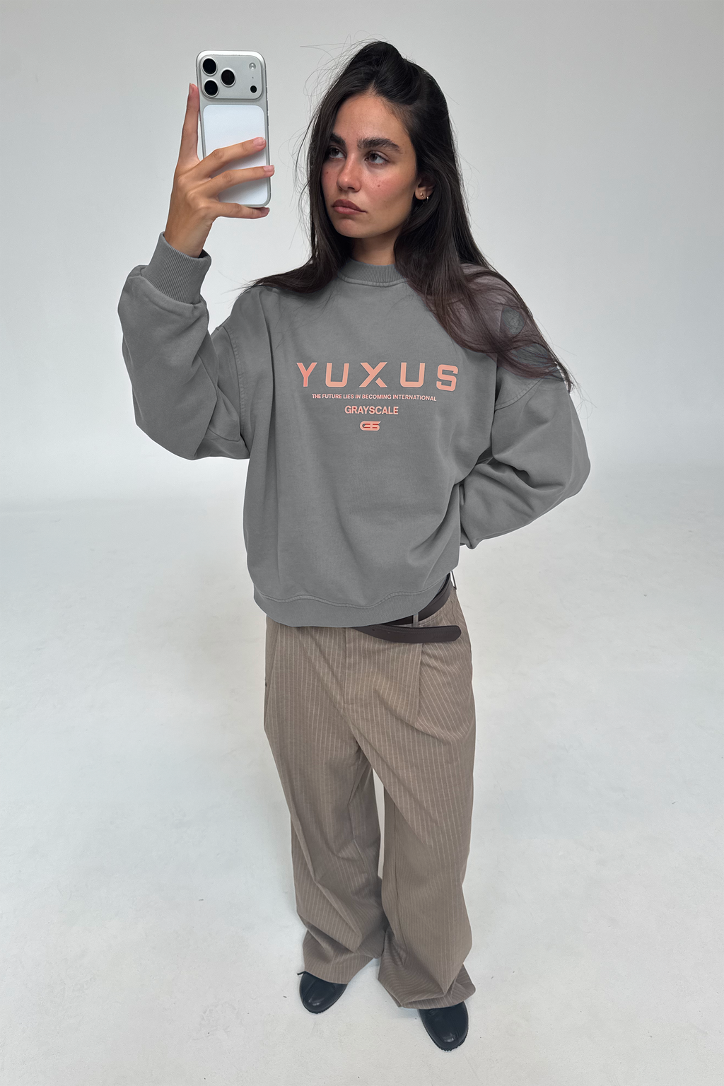 DIM "GRAYSCALE" CREWNECK