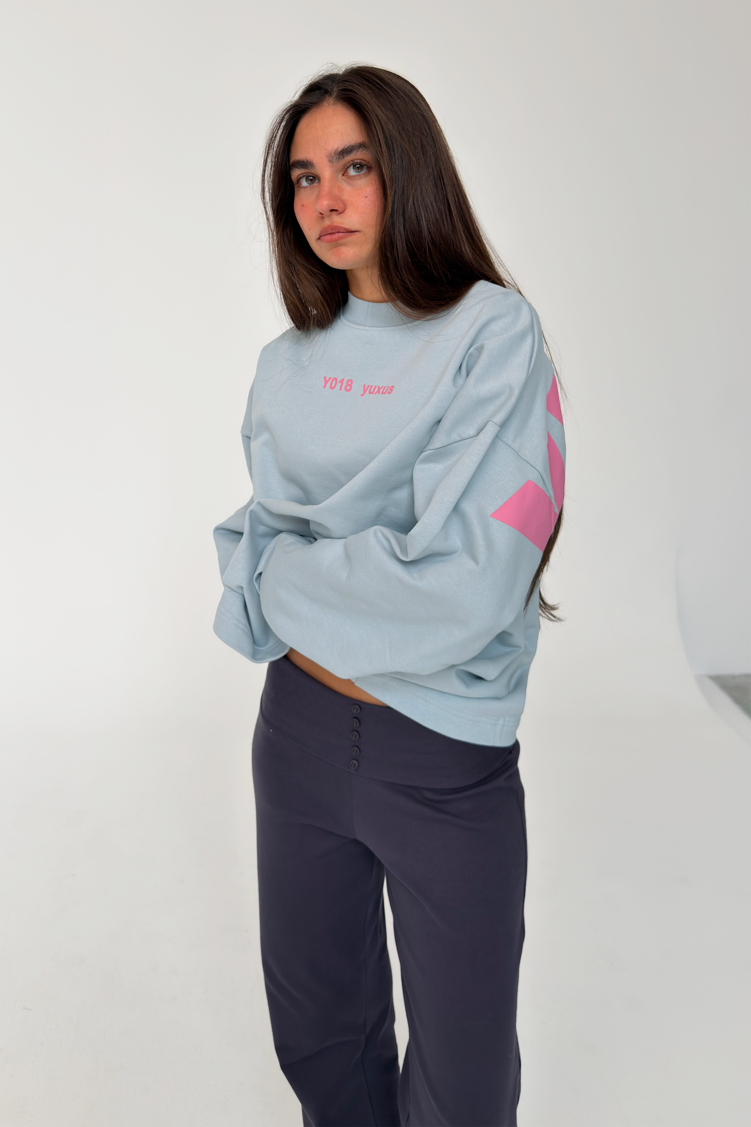 TANG "LOWERCASE" CREWNECK LIGHT BLUE