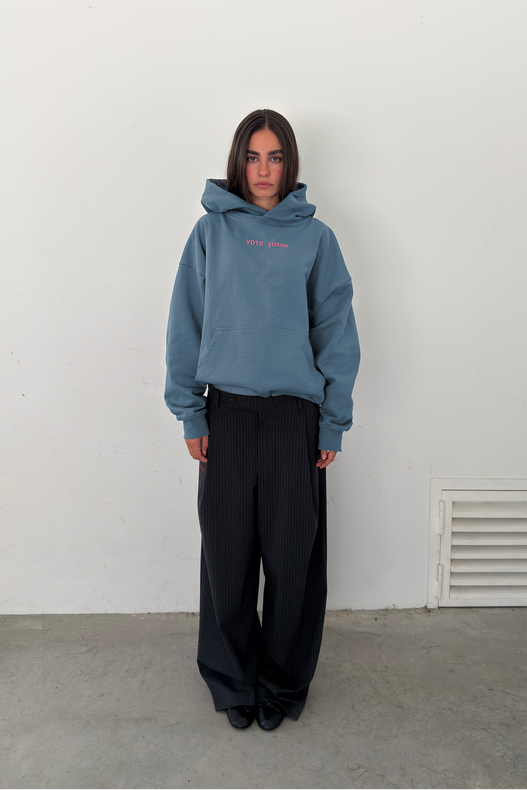 DAILY "LOWERCASE" HOODIE BLUE