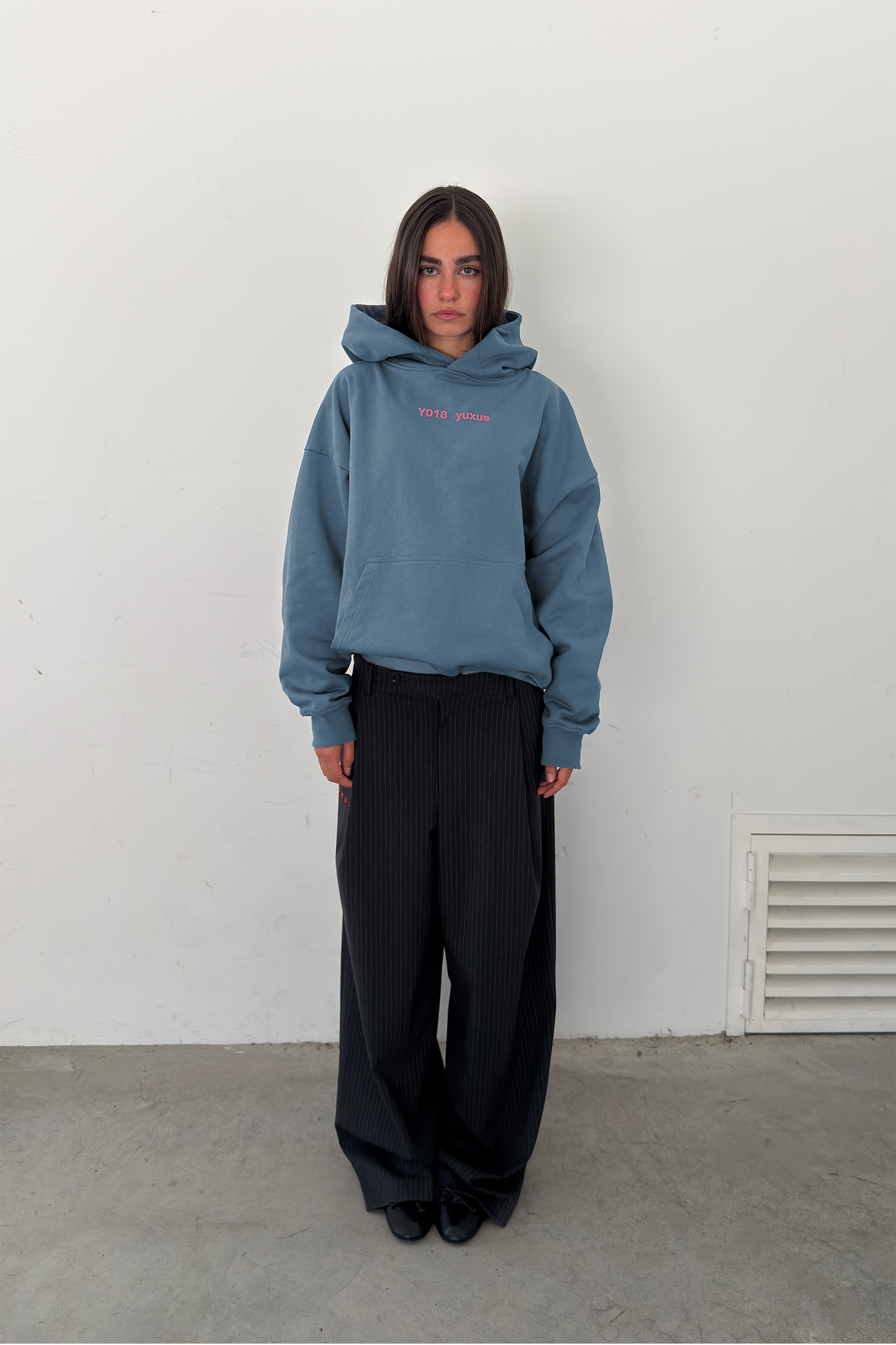 DAILY "LOWERCASE" HOODIE BLUE