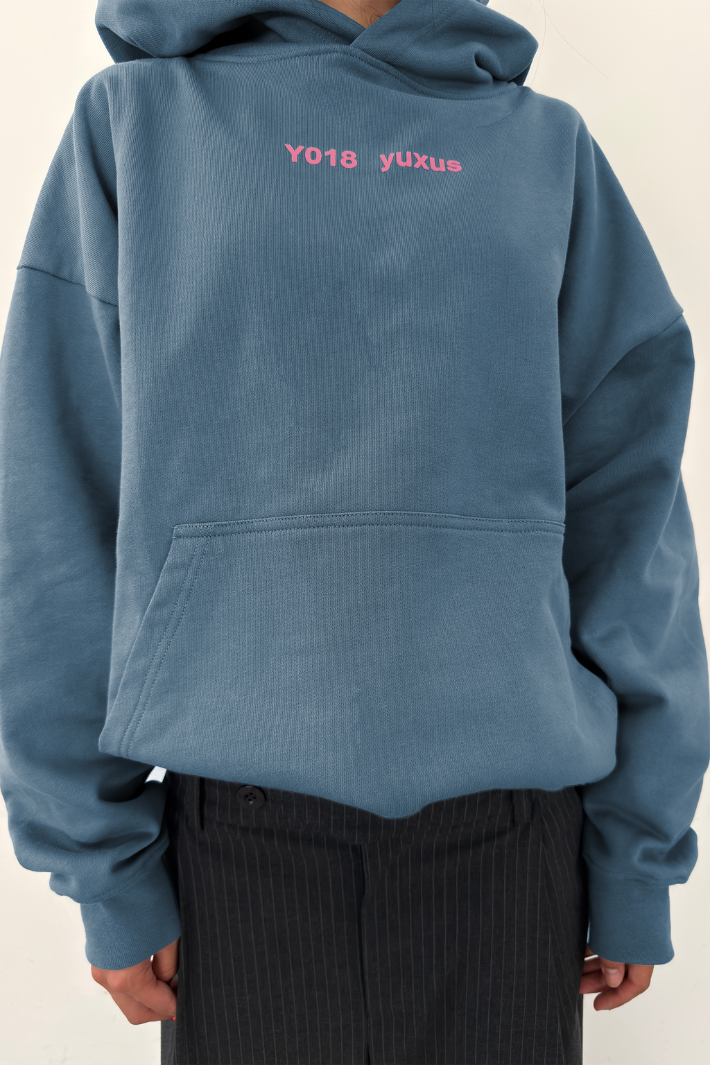DAILY "LOWERCASE" HOODIE BLUE