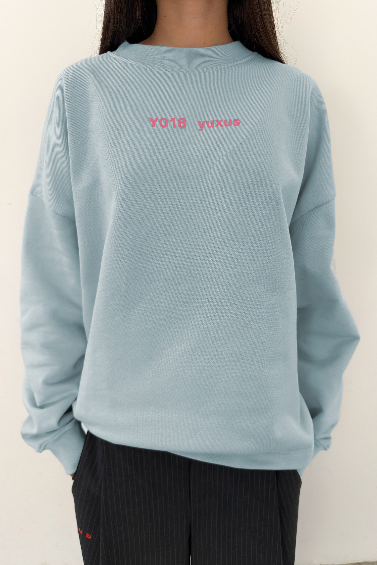 TANG "LOWERCASE" CREWNECK LIGHT BLUE