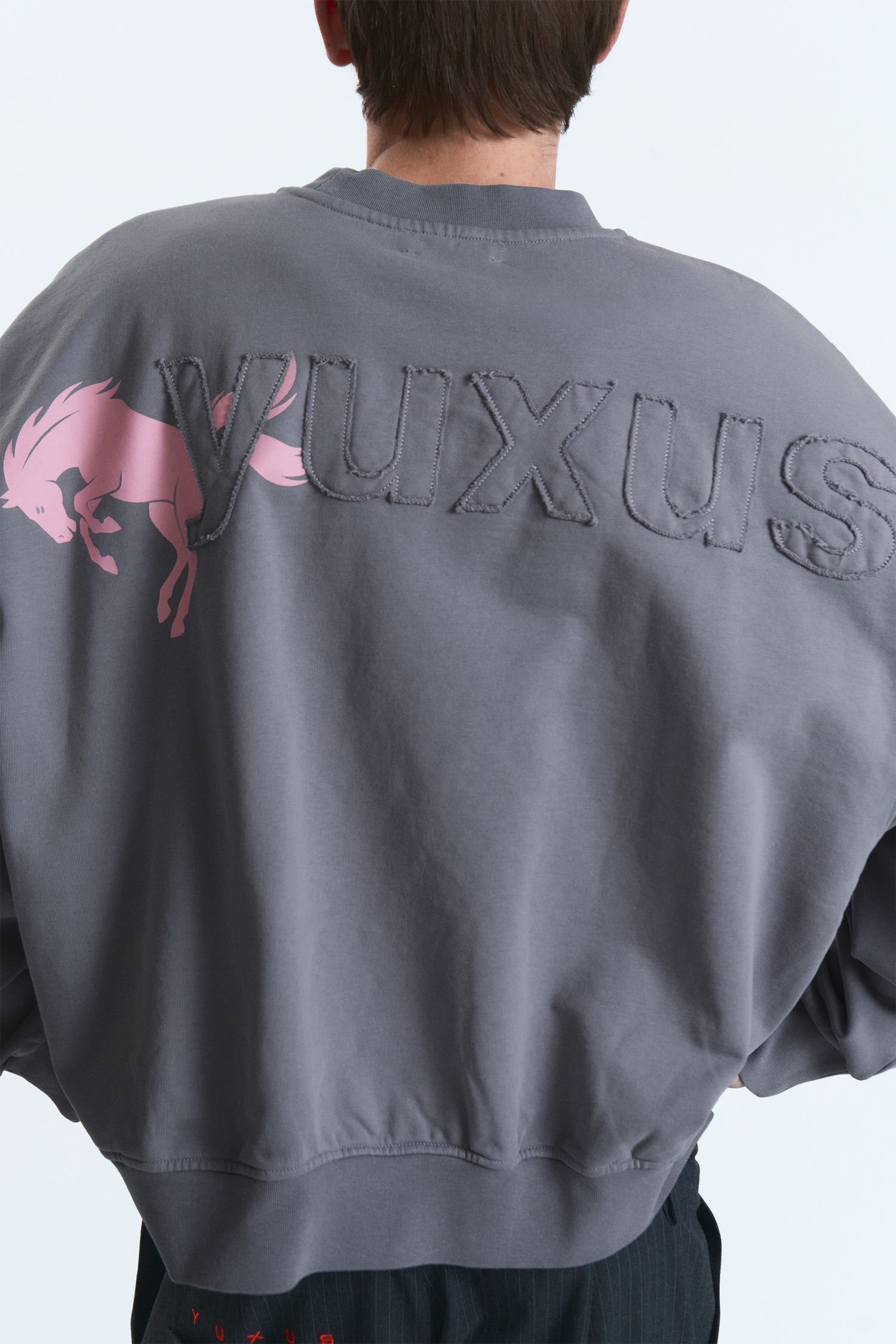 NEAT CREWNECK GREY