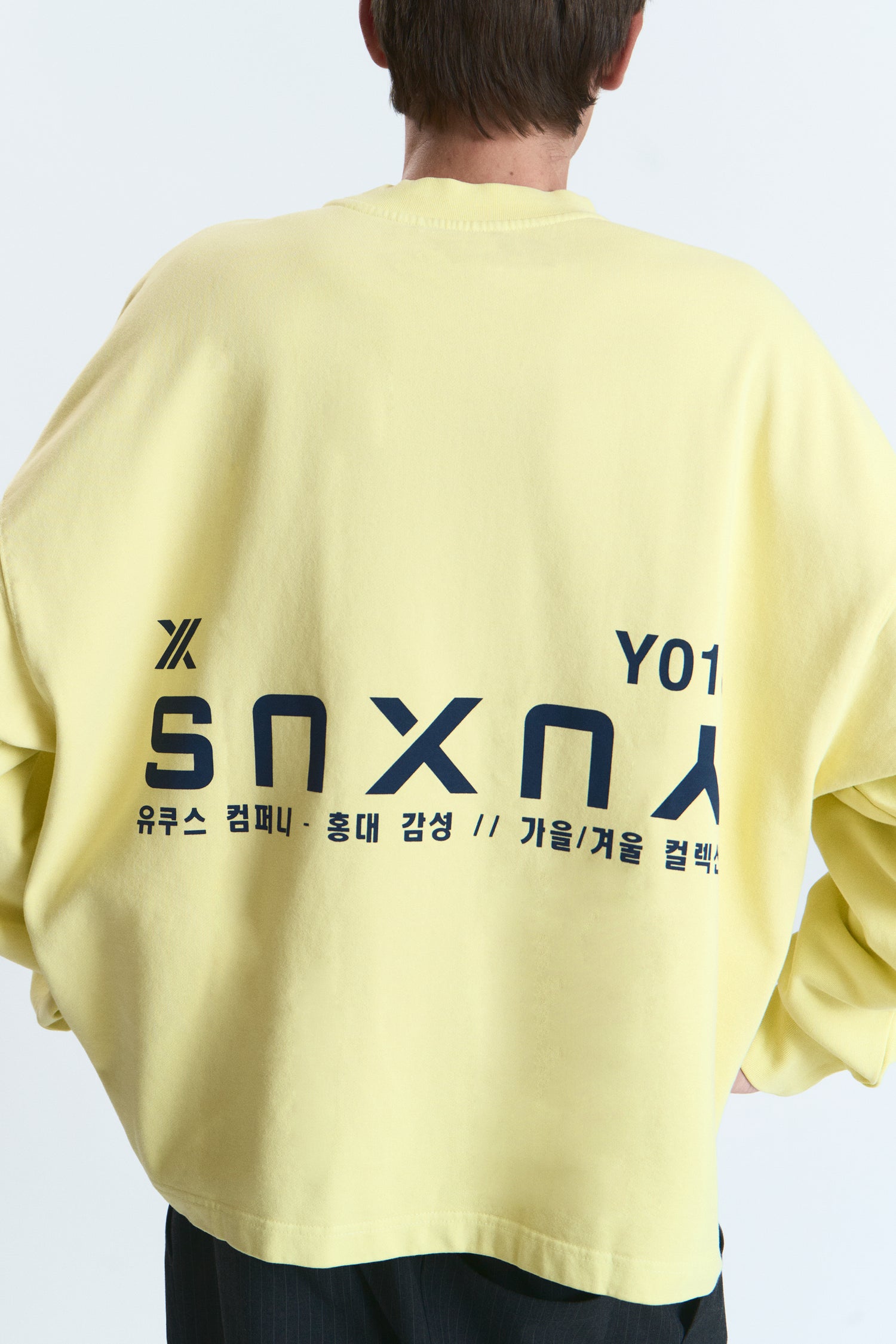 CANDLE "HONGDAE" CREWNECK