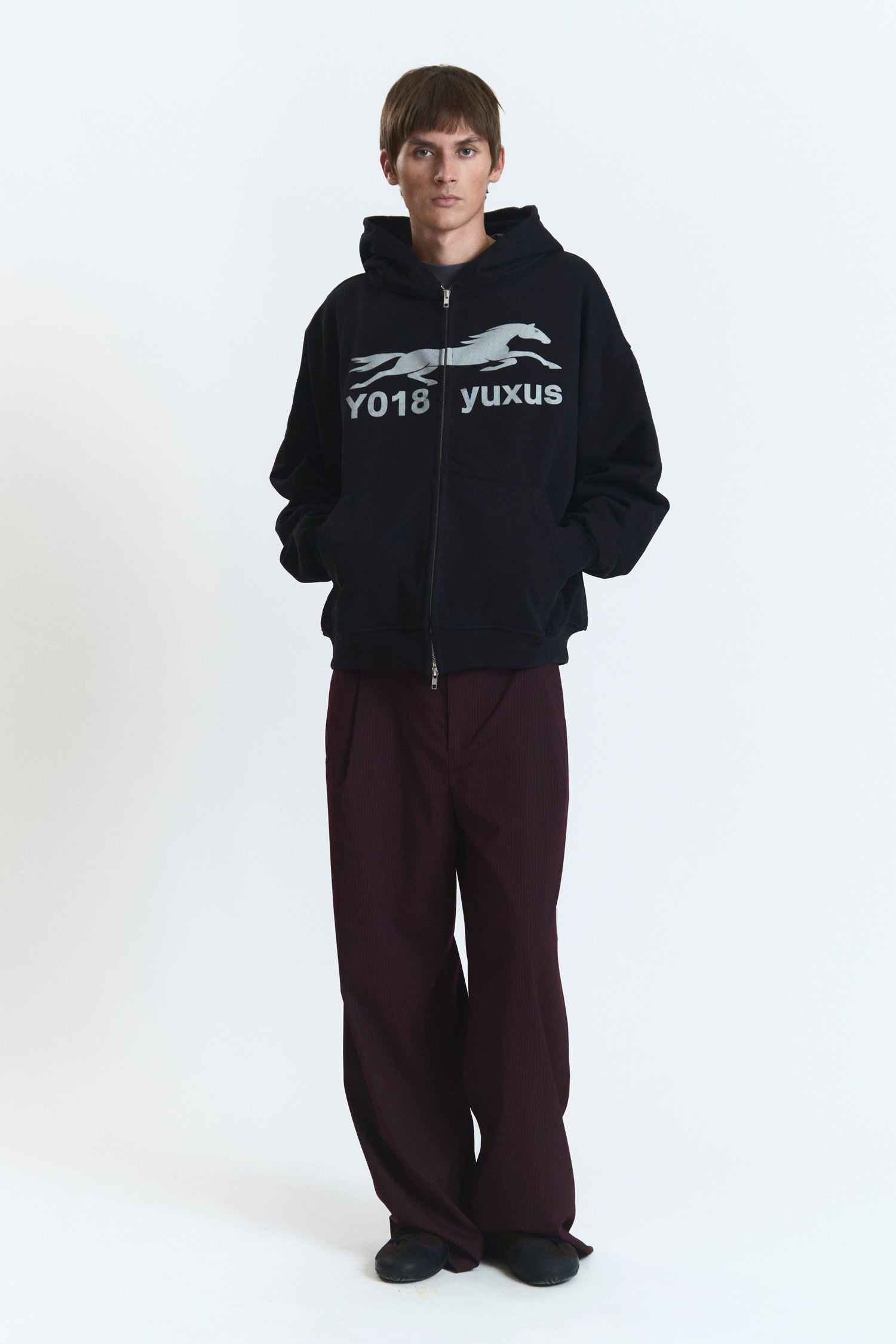 GARN "LOWERCASE" ZIP BLACK