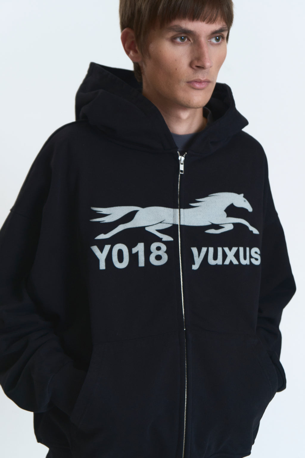 GARN "LOWERCASE" ZIP BLACK