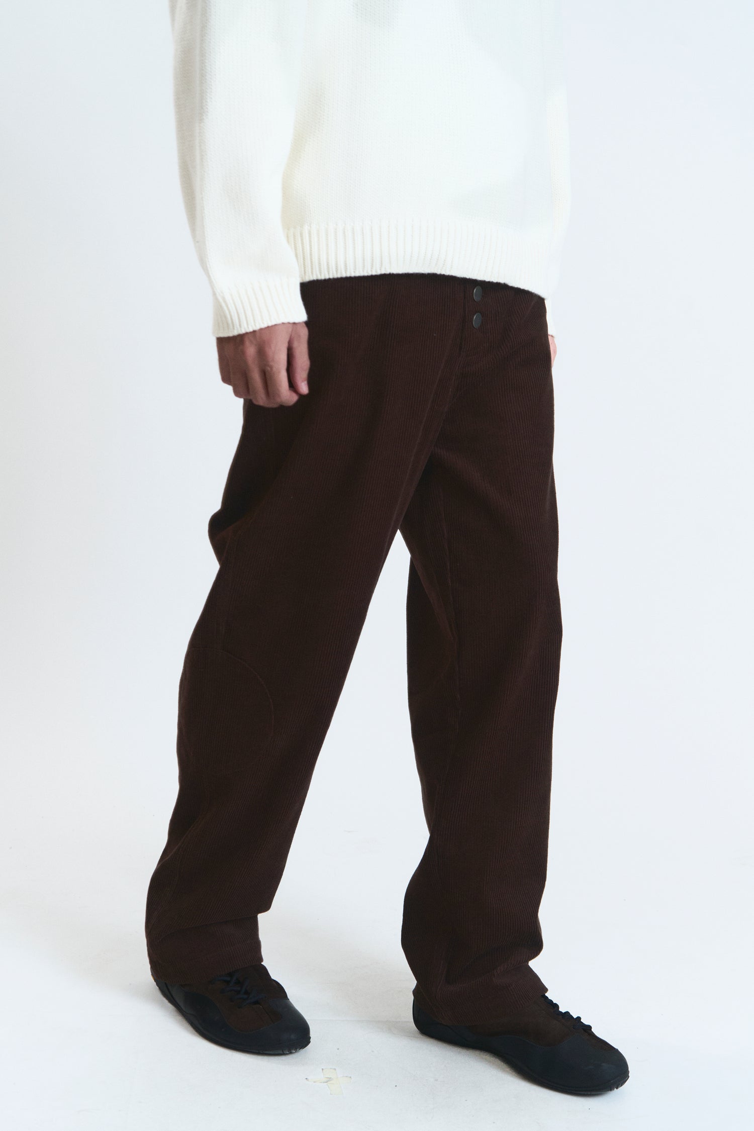 CHELSEA CORDUROY PANTS BROWN