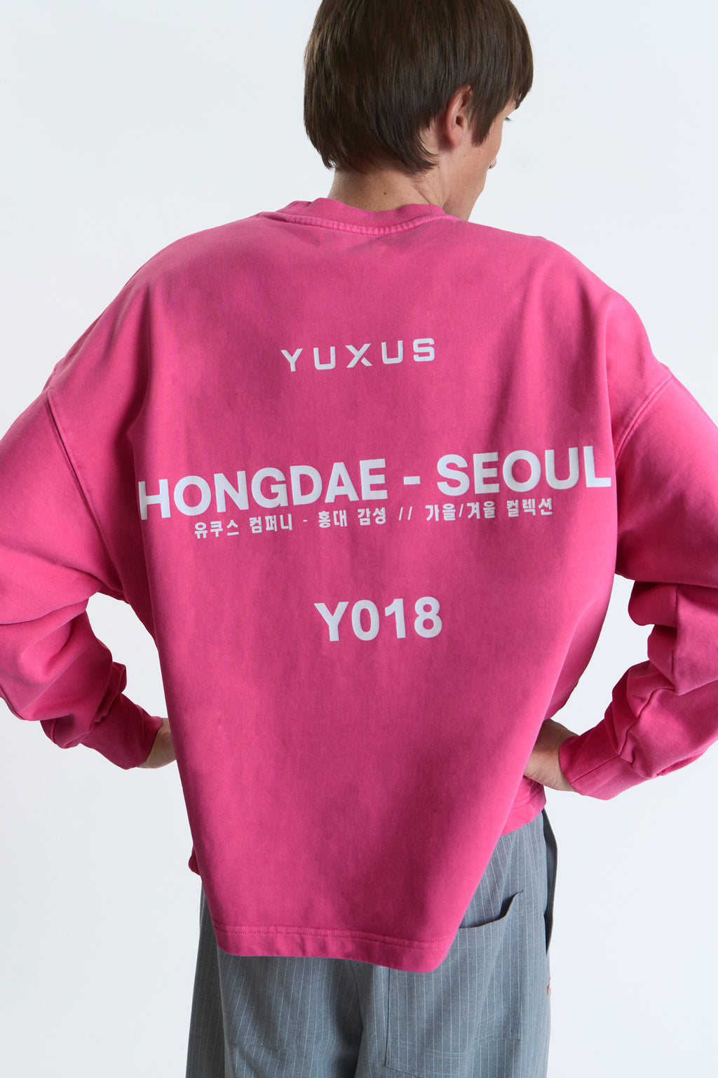 RUBER "HONGDAE" CREWNECK