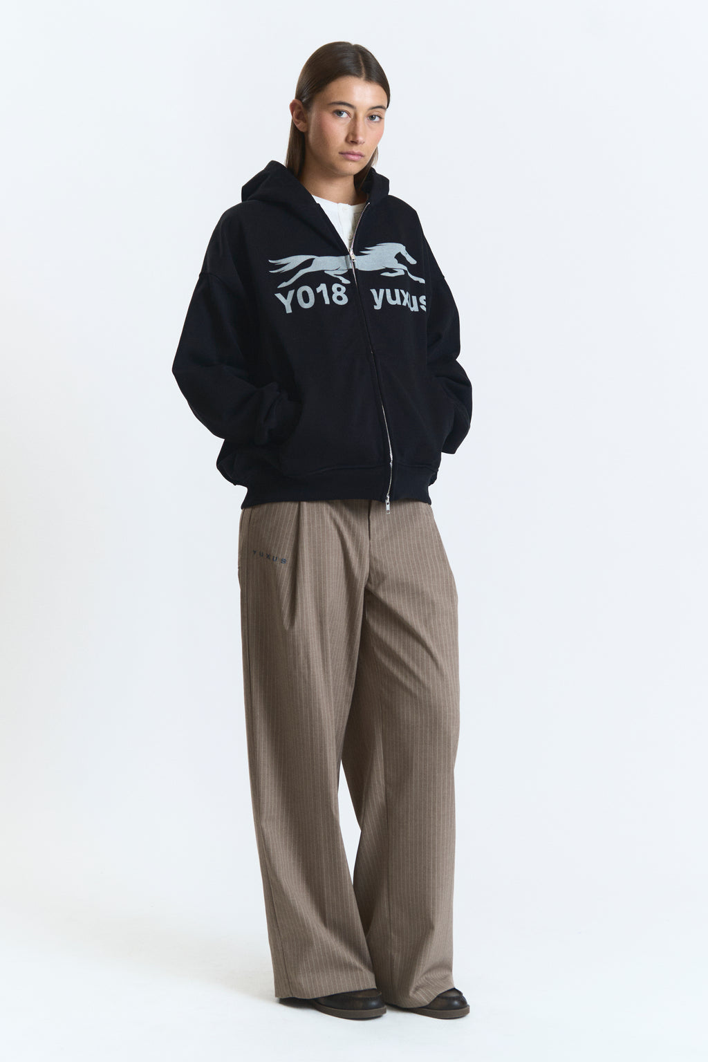 GARN "LOWERCASE" ZIP BLACK