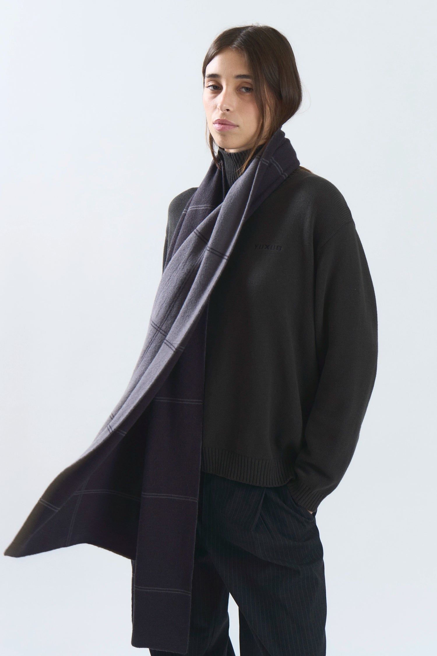 VEER SCARF GREY