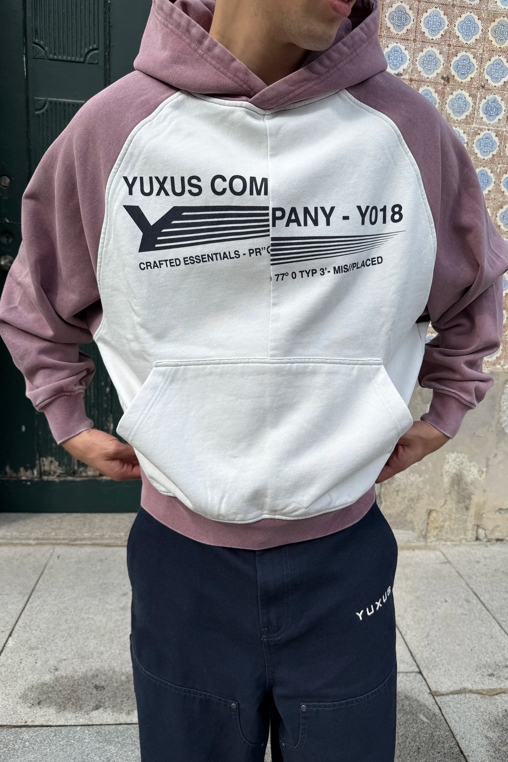 BROKEN HOODIE RED
