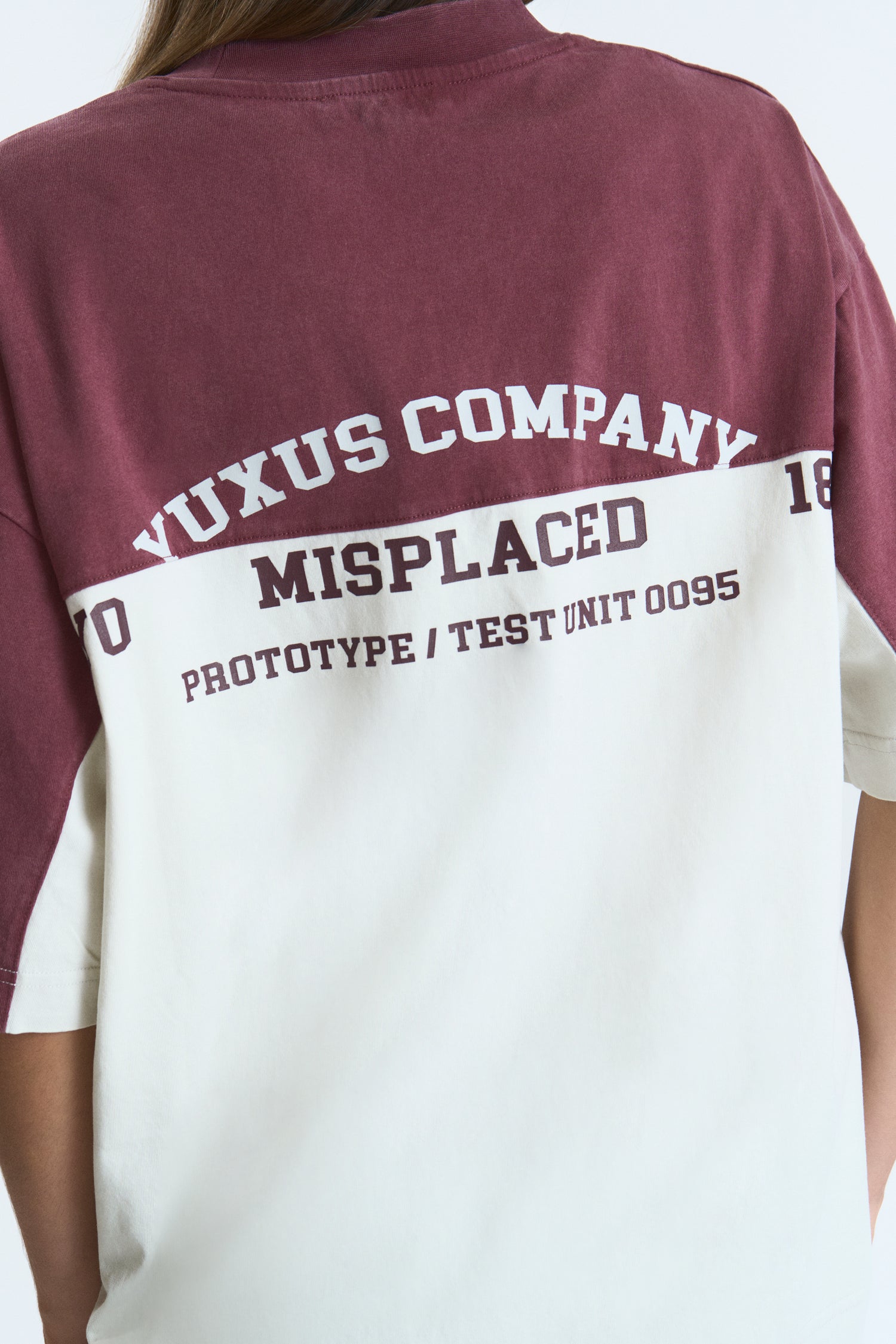 SPLIT TEE BURGUNDY