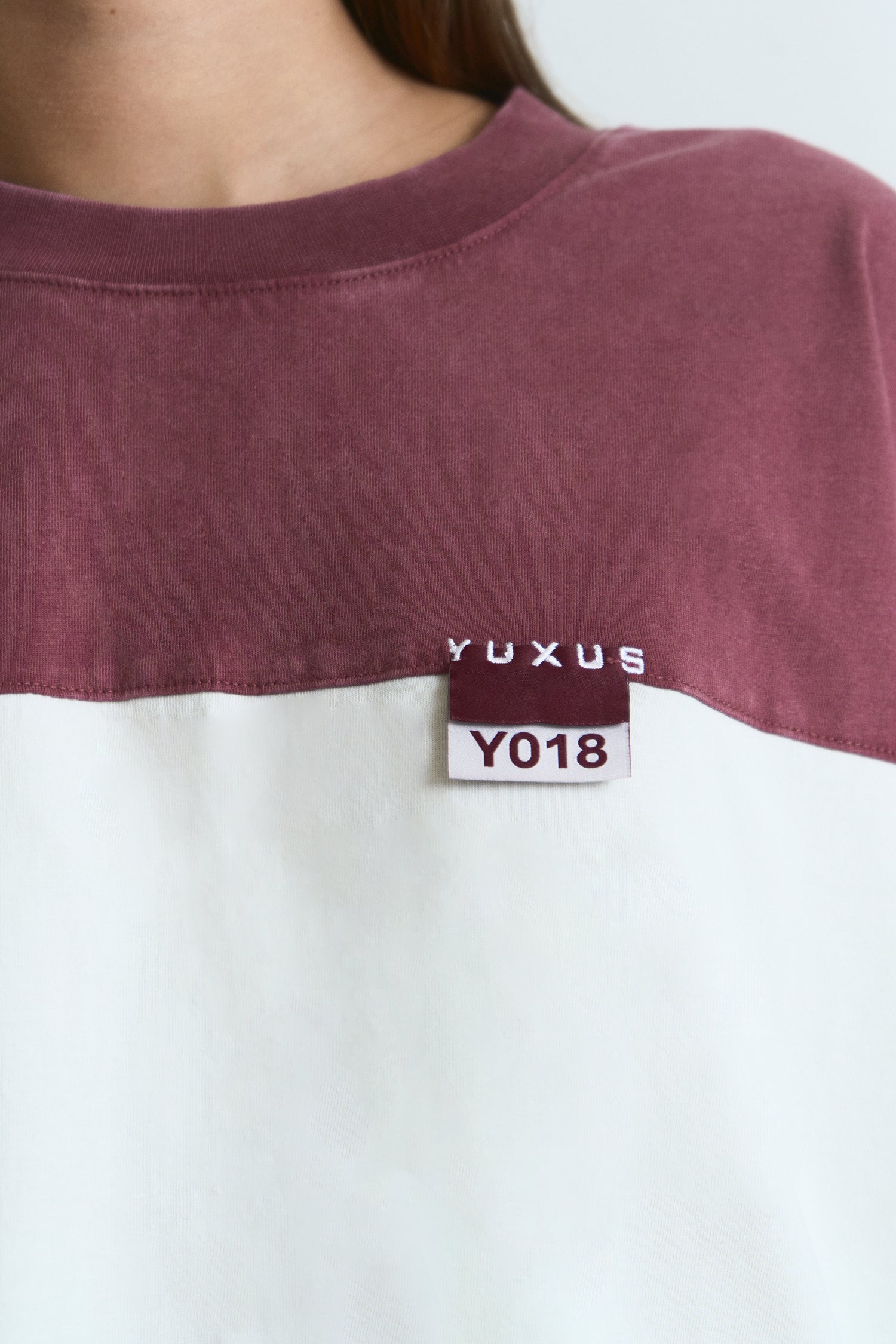 SPLIT TEE BURGUNDY