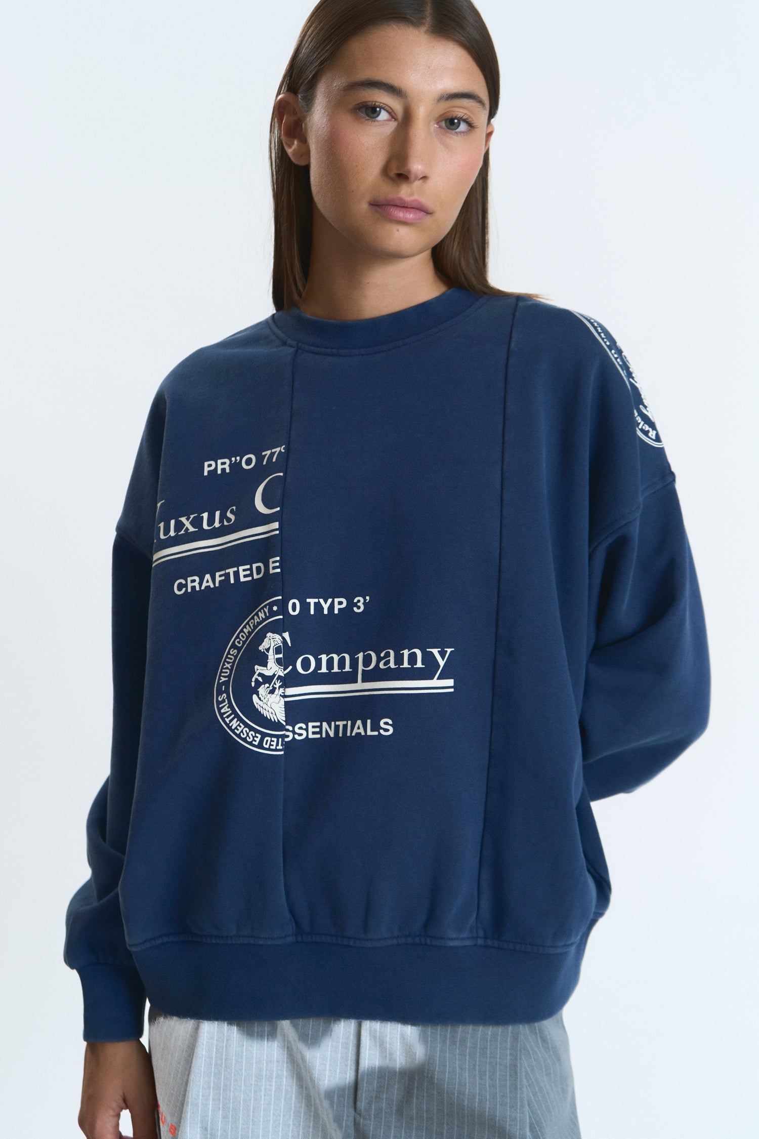 DISPLACED CREWNECK BLUE
