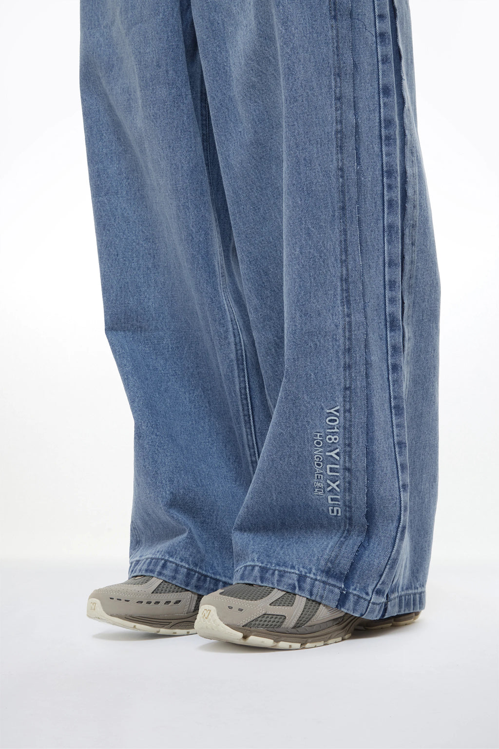 WASHED "HONGDAE" JEANS