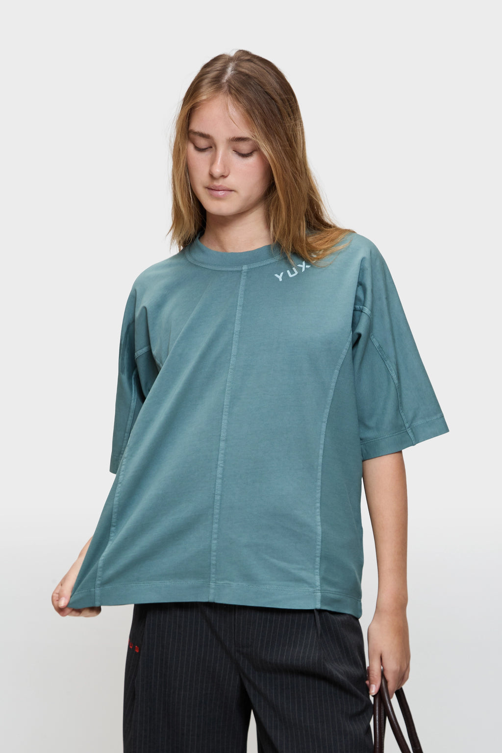 DOVA "SS26" T-SHIRT