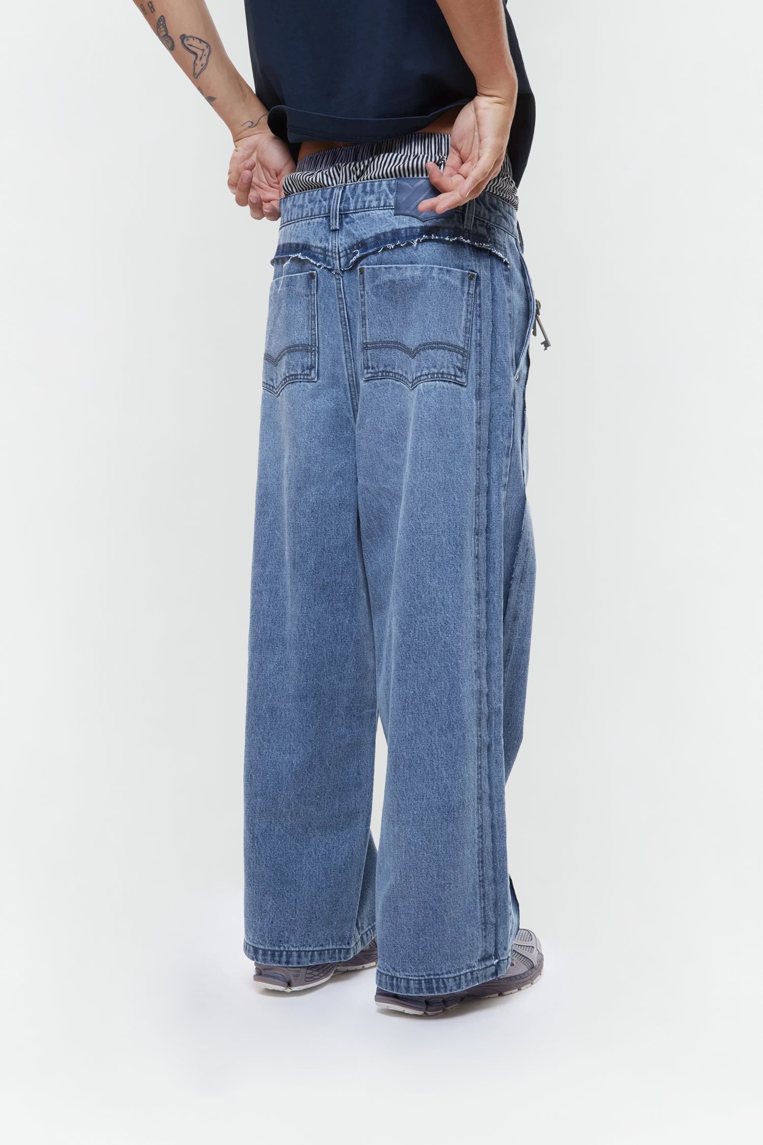 WASHED "HONGDAE" JEANS