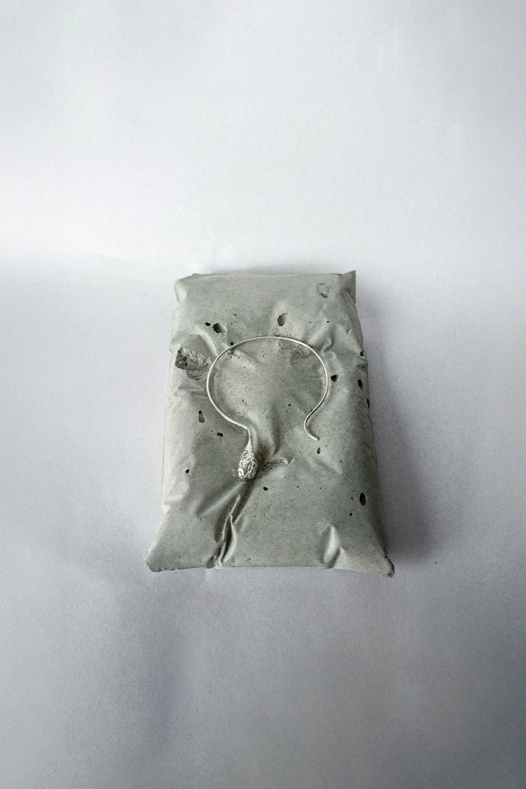 BRIGHT "CRINKLED 925" EARRING