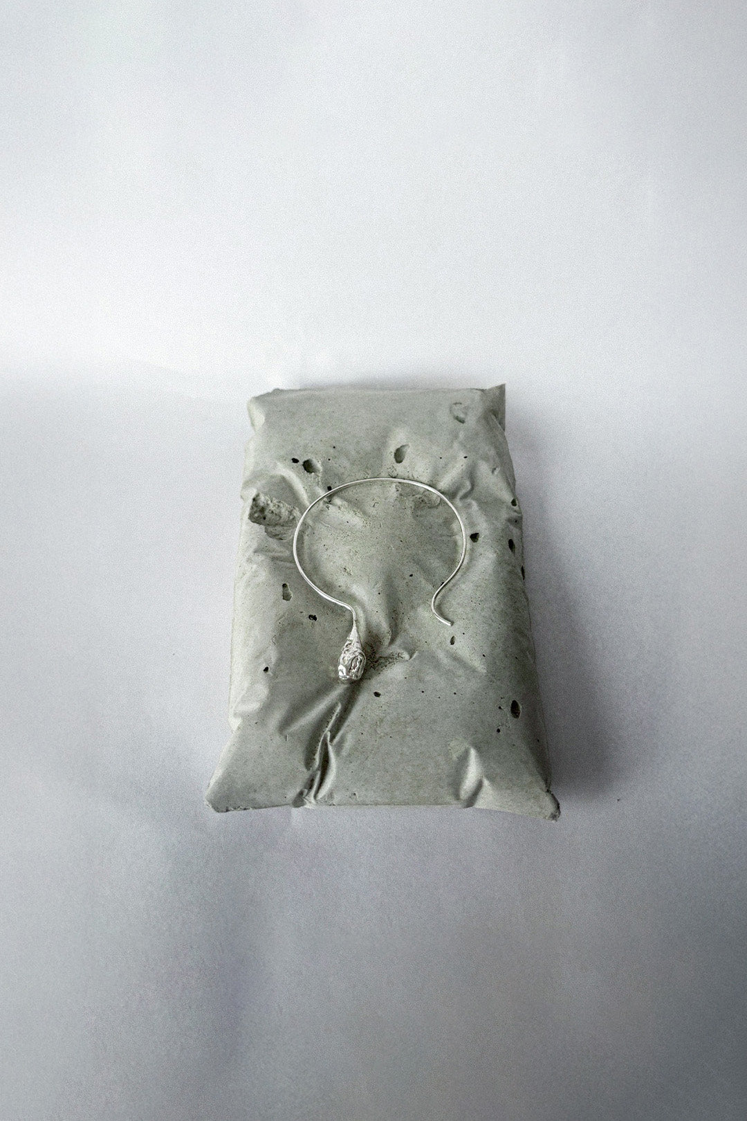 BRIGHT "CRINKLED 925" EARRING