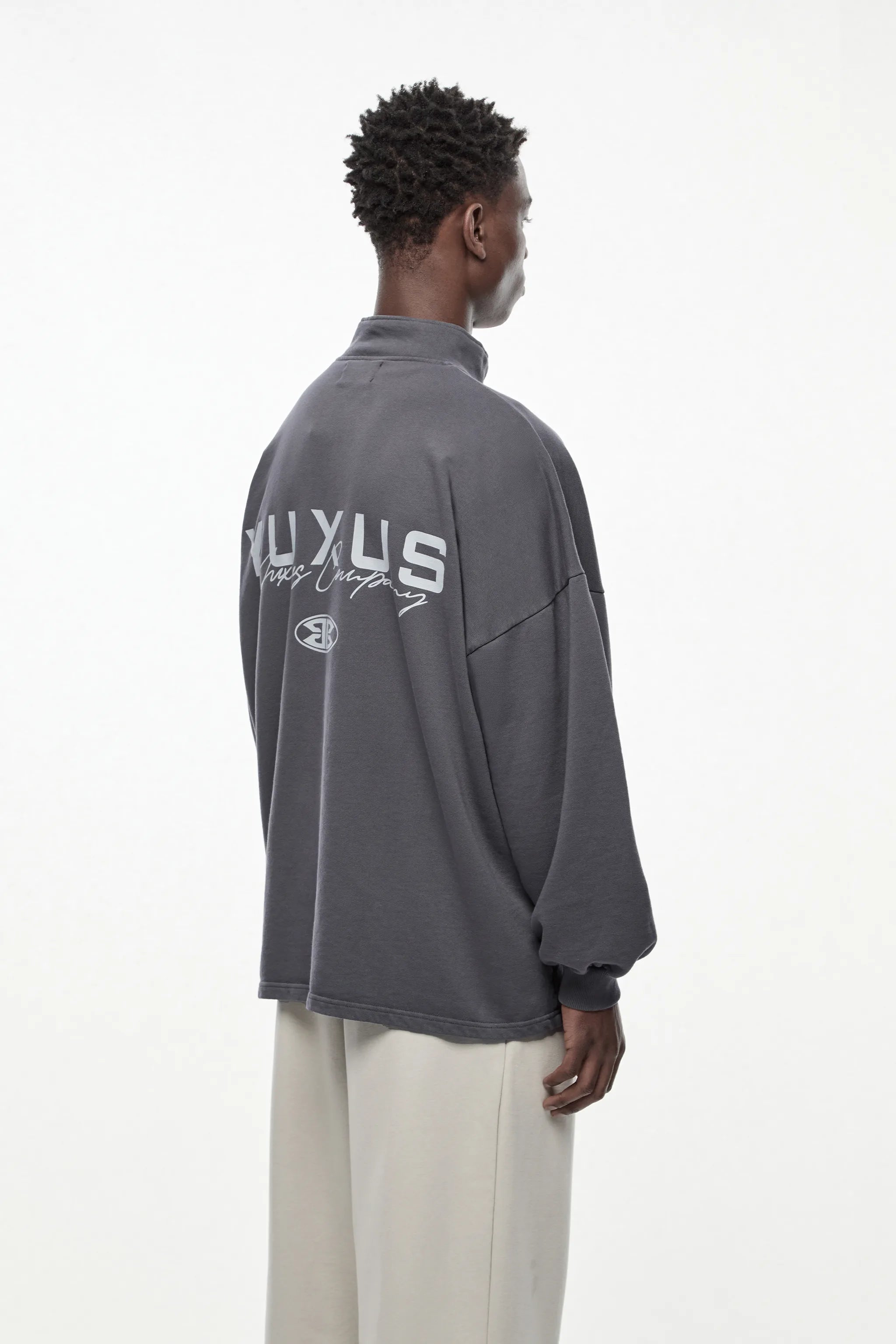 REVERIE "GENESIS" HALF ZIP