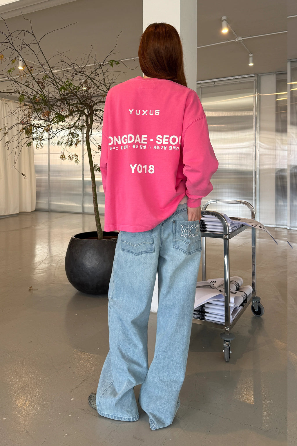 RUBER "HONGDAE" CREWNECK