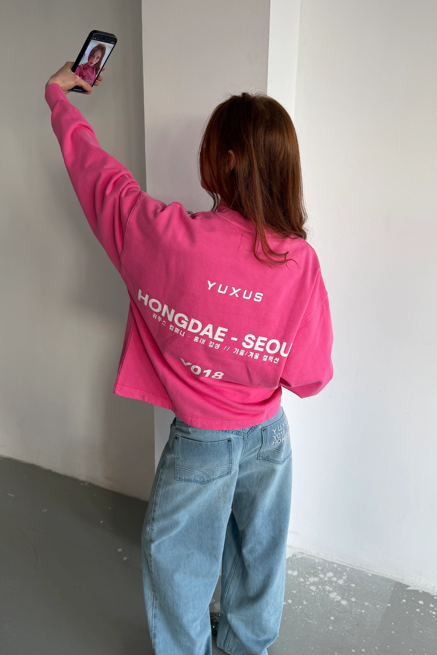 RUBER "HONGDAE" CREWNECK