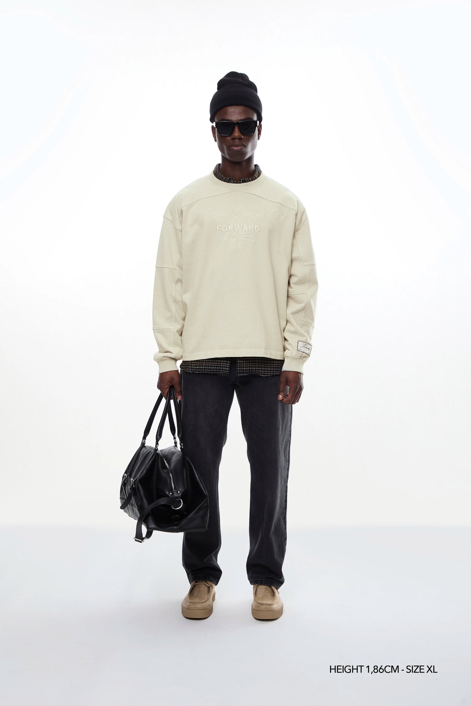 SAND "THREADS" CREWNECK