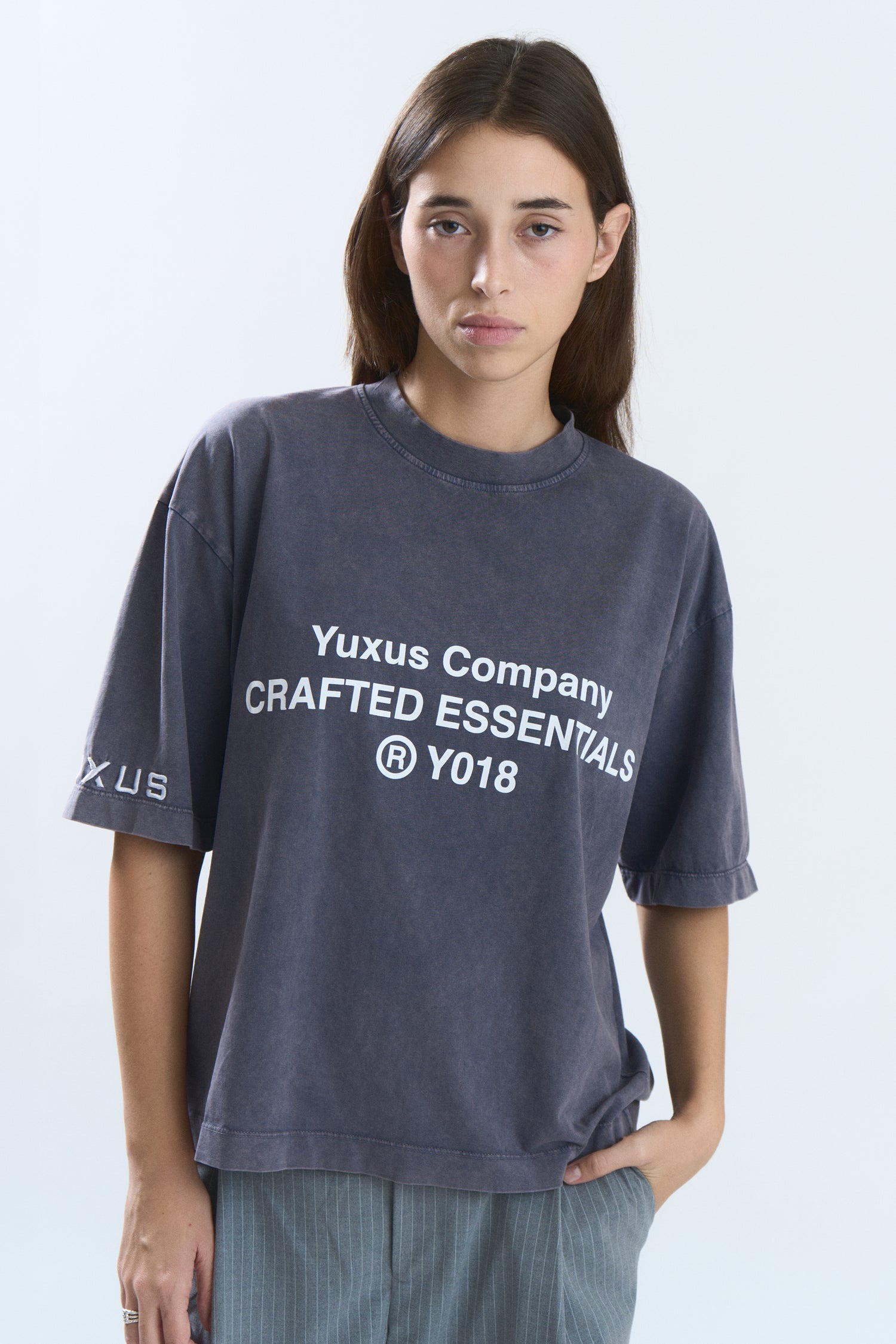 BASIC TEE GREY