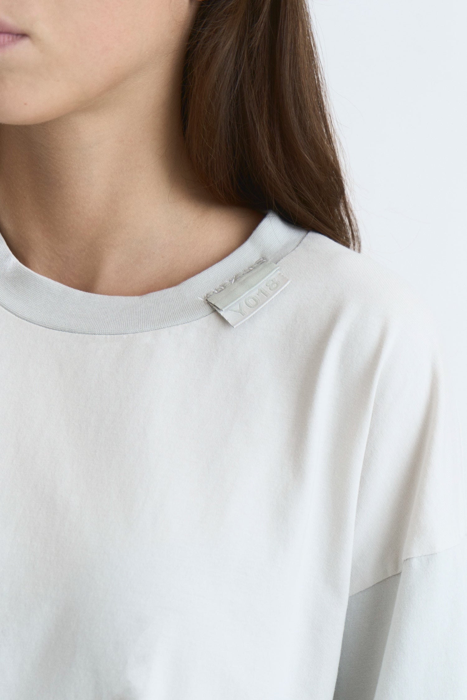 FRACTA TEE FADED GREY