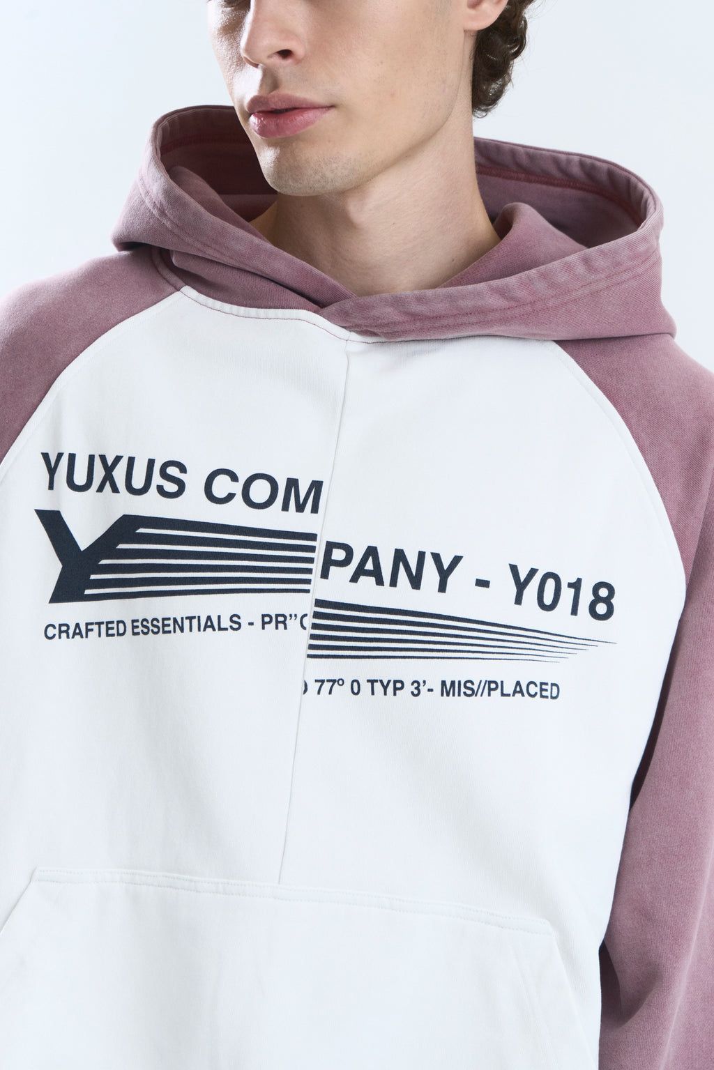 BROKEN HOODIE RED