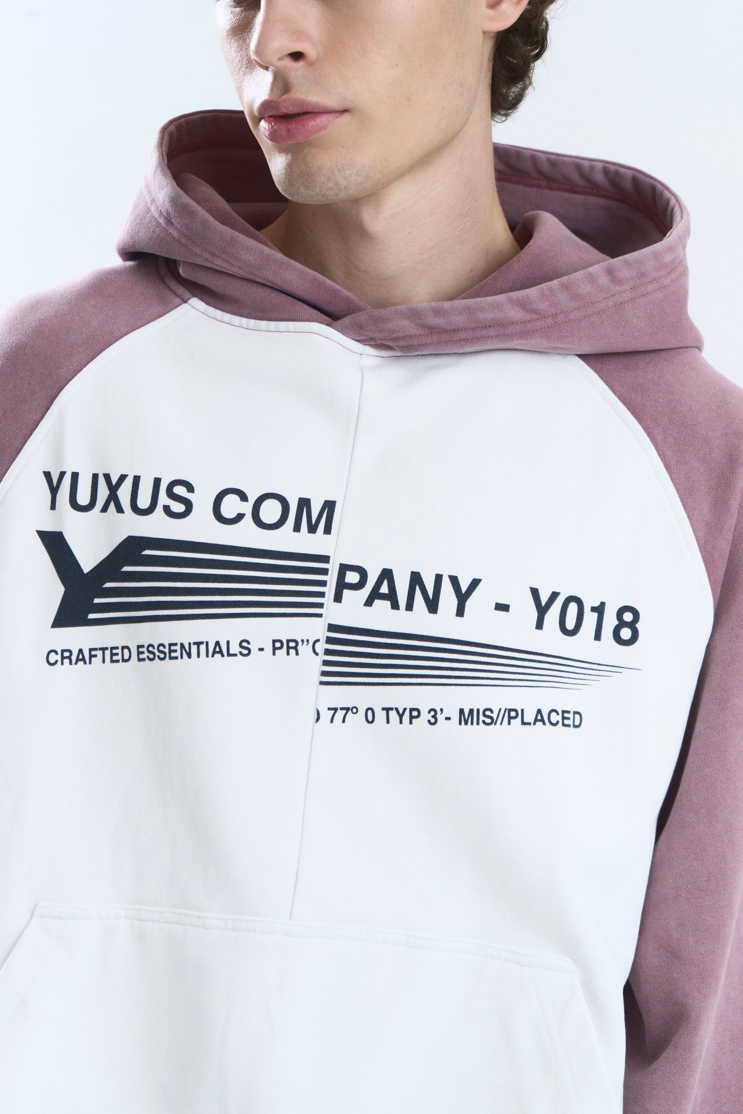 BROKEN HOODIE RED