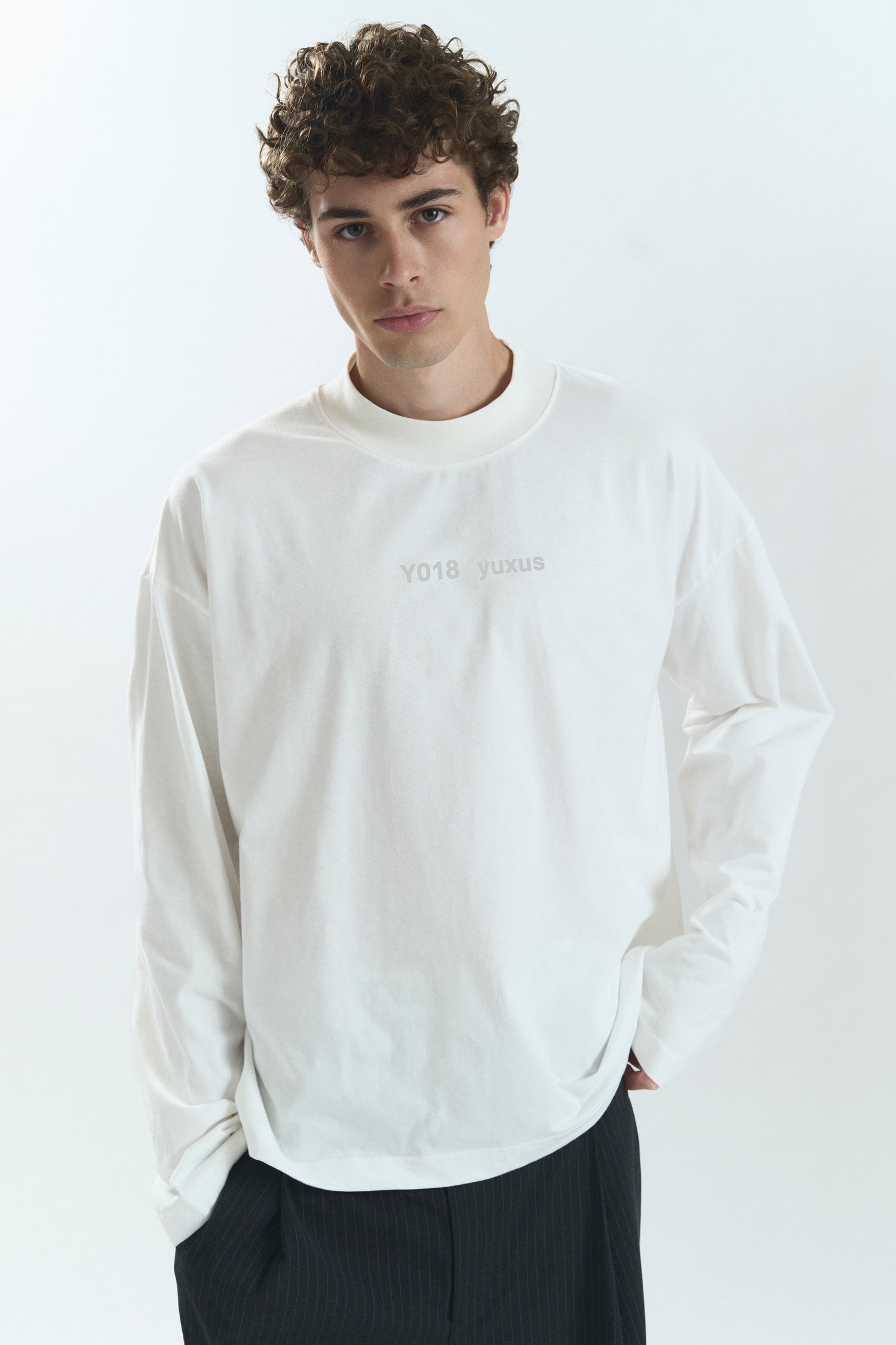 SURFACE "LOWERCASE" LONGSLEEVE WHITE