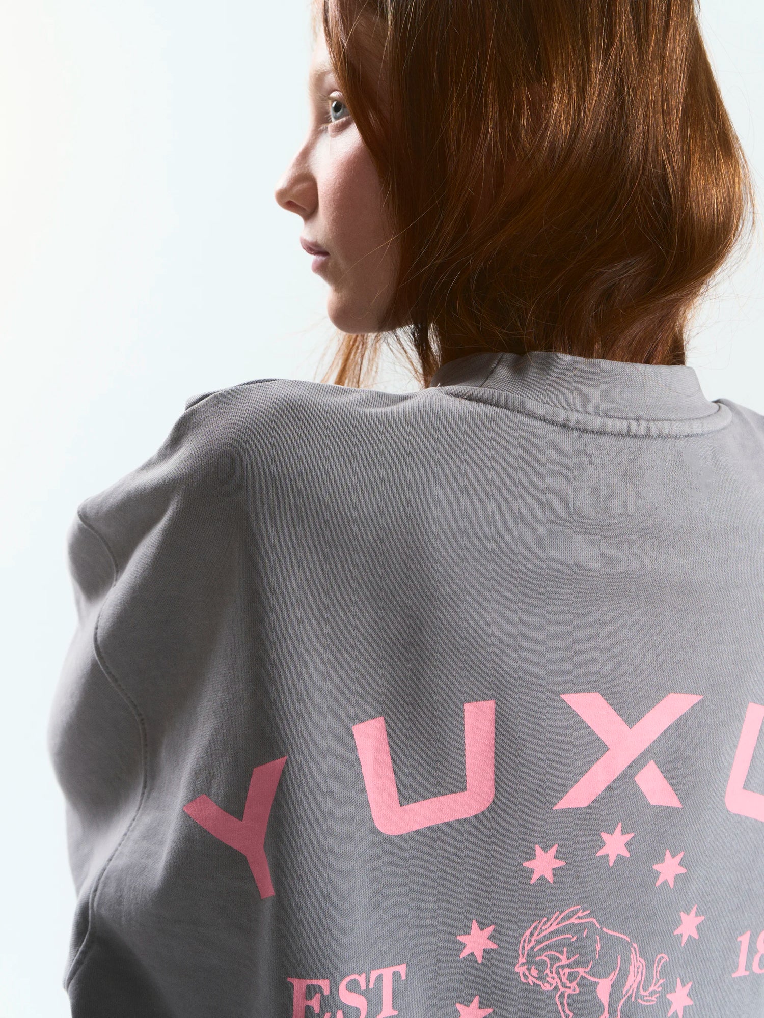 NYRA "SS26" CREWNECK