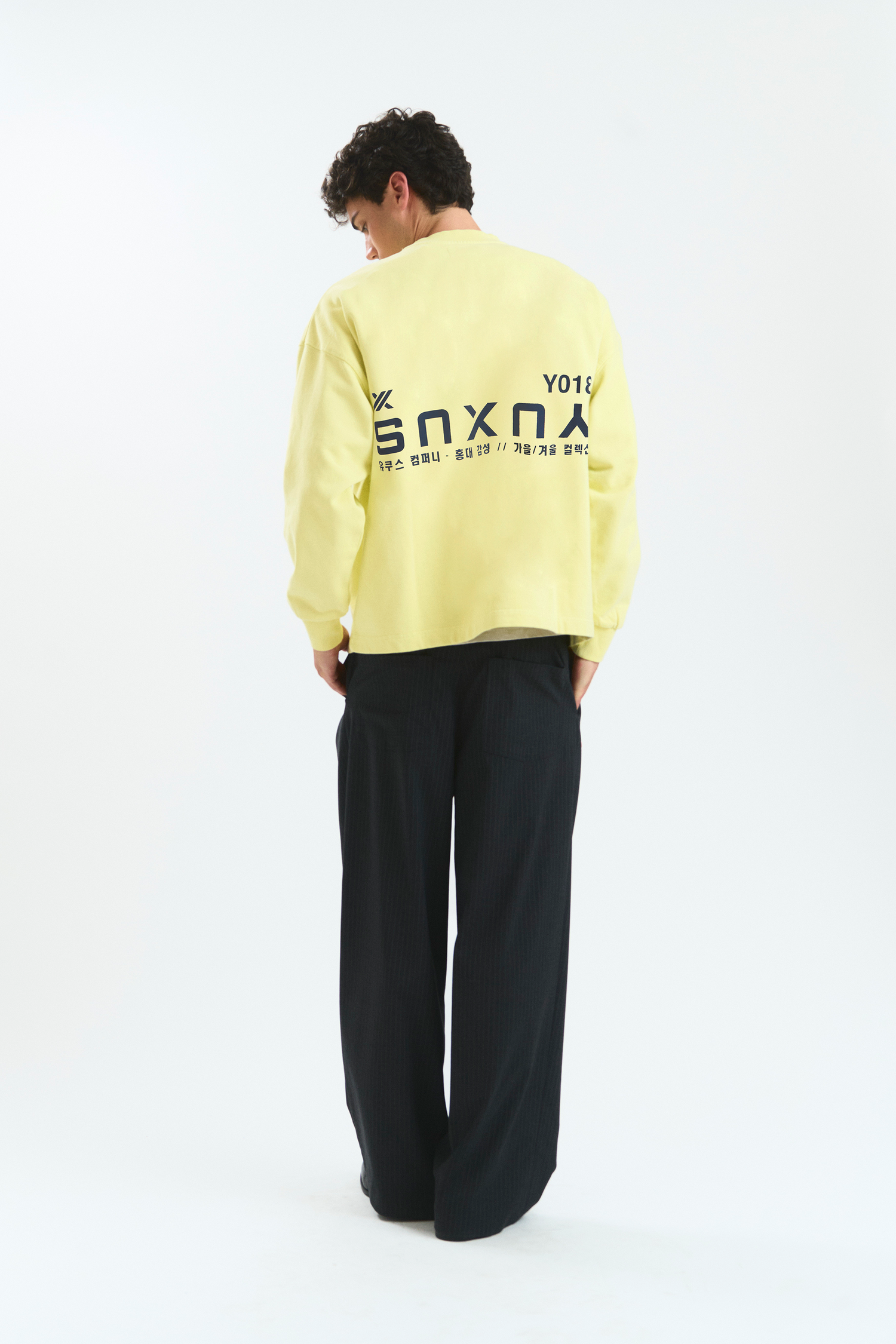CANDLE "HONGDAE" CREWNECK