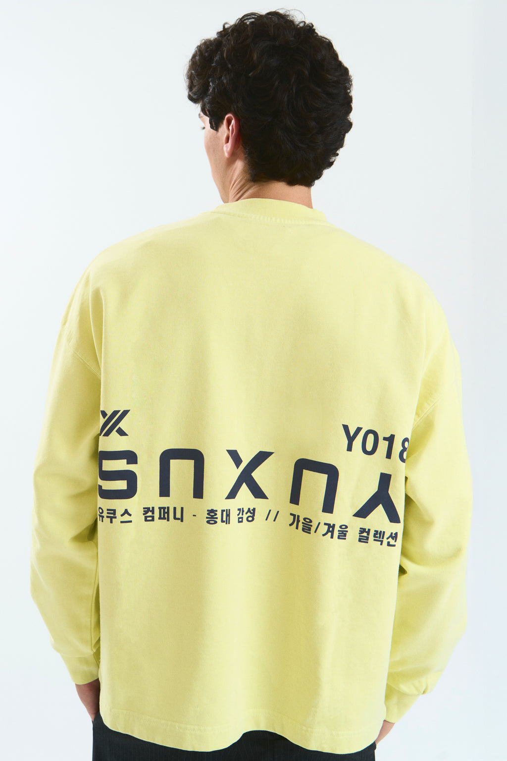 CANDLE "HONGDAE" CREWNECK