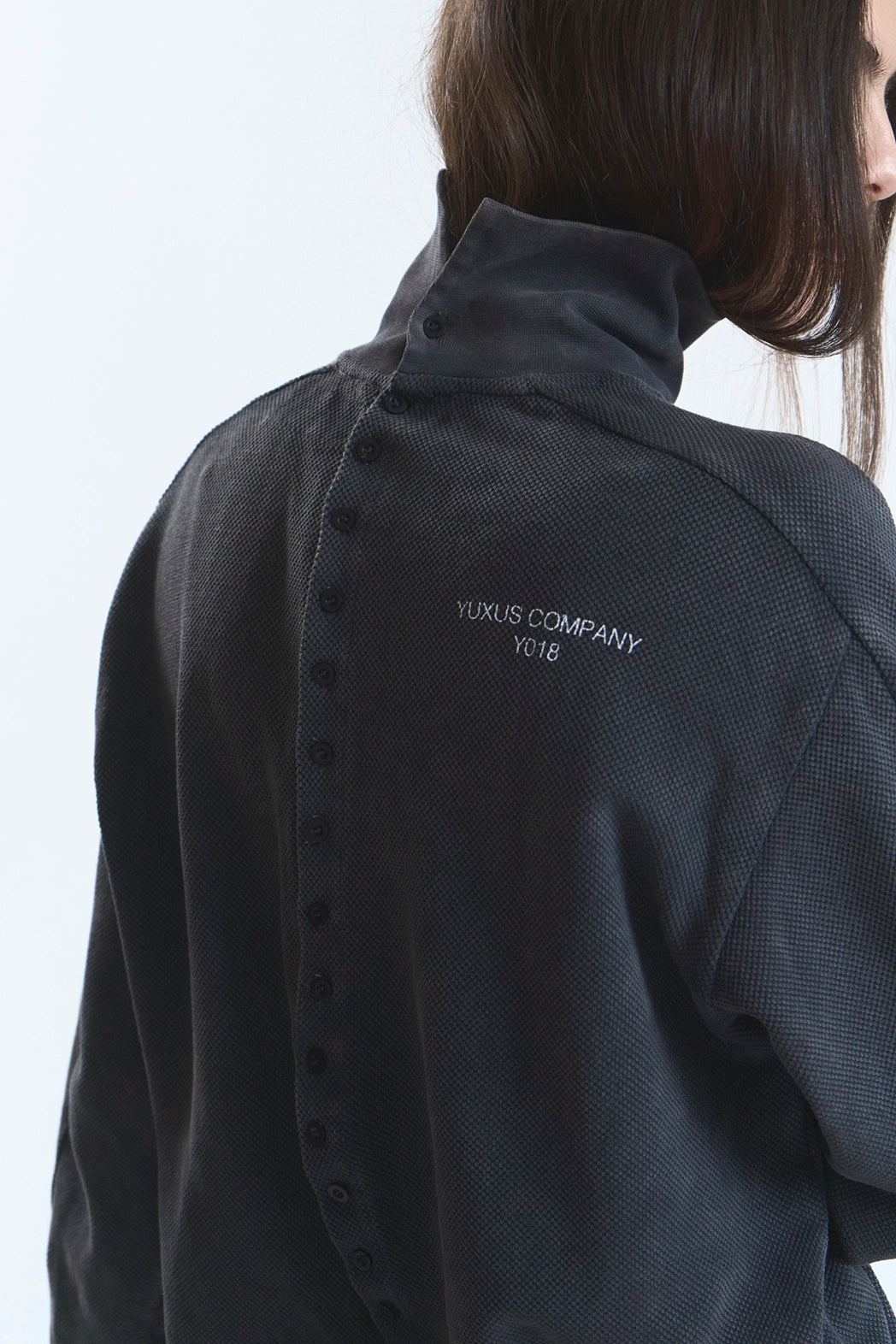 TIN "MEMORIES" CREWNECK