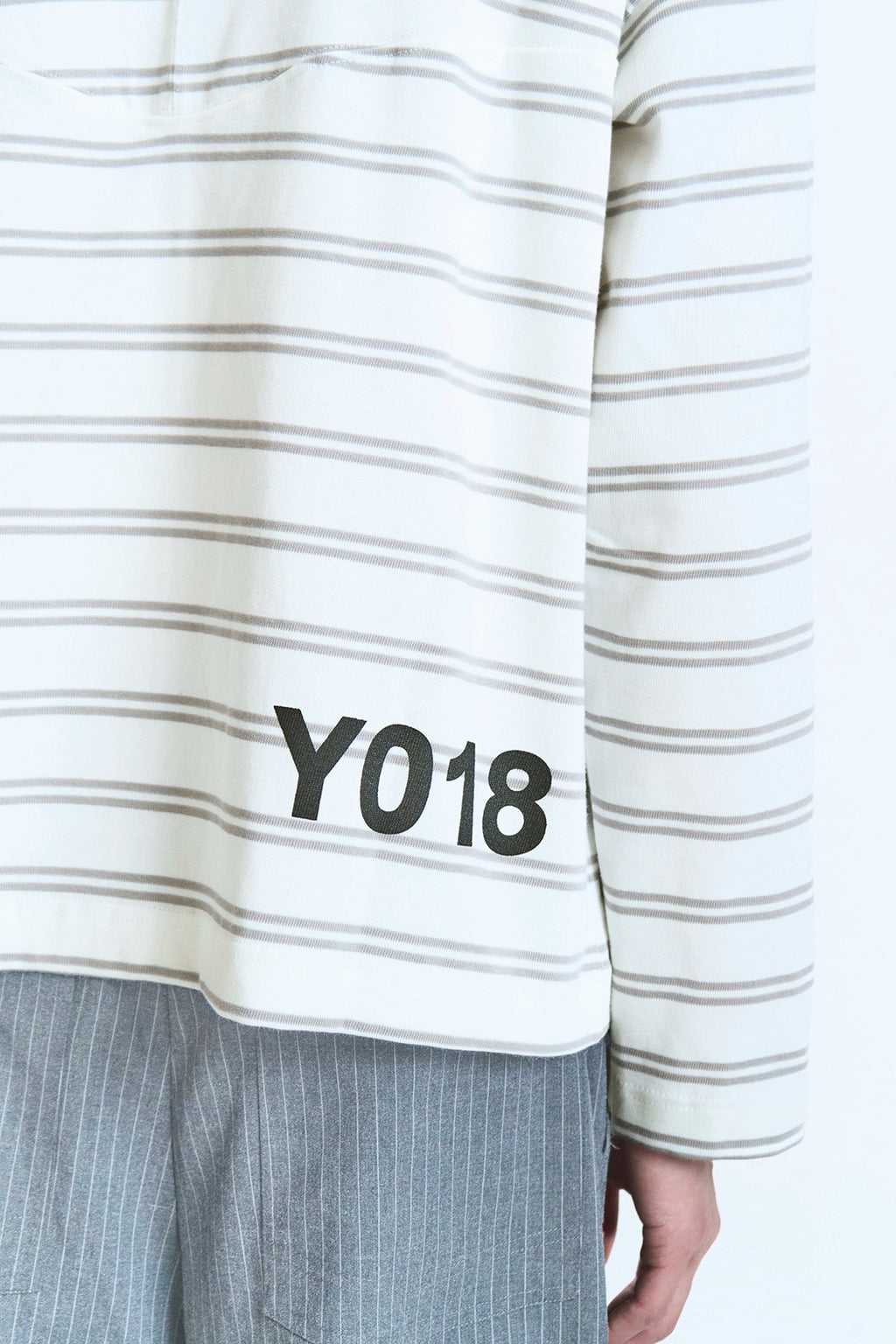 CRATER "HONGDAE" LONGSLEEVE WHITE