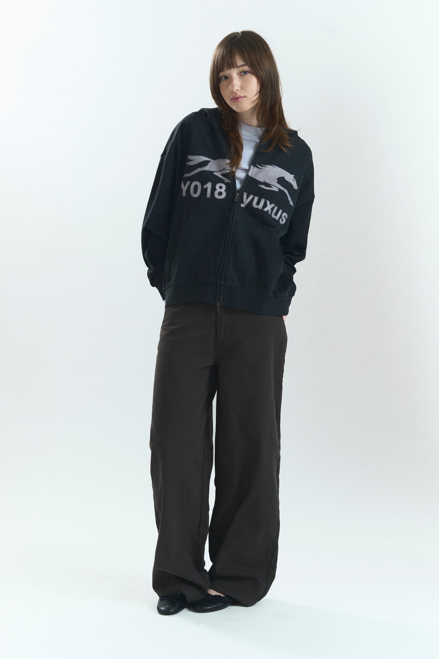 GARN "LOWERCASE" ZIP BLACK
