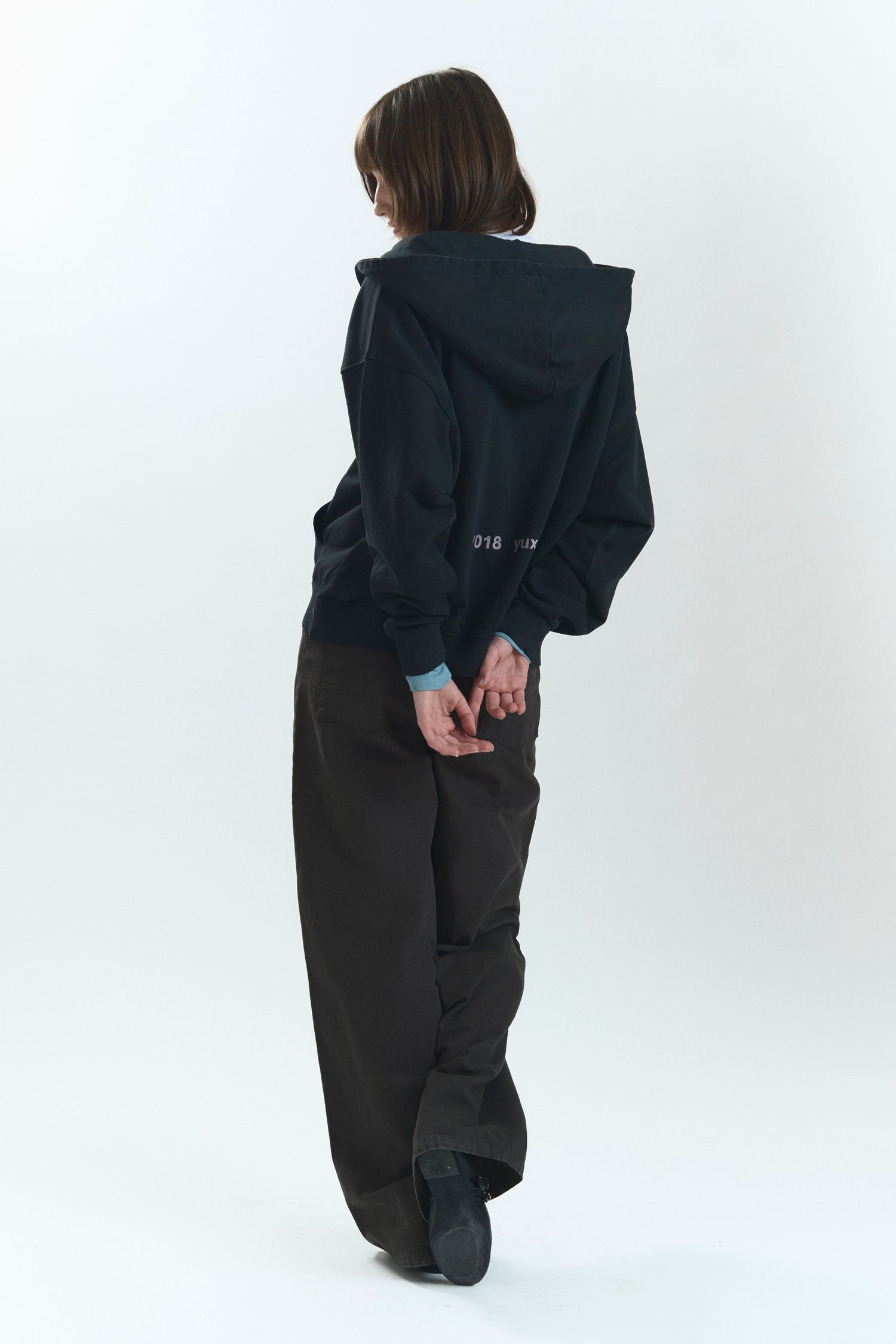 GARN "LOWERCASE" ZIP BLACK