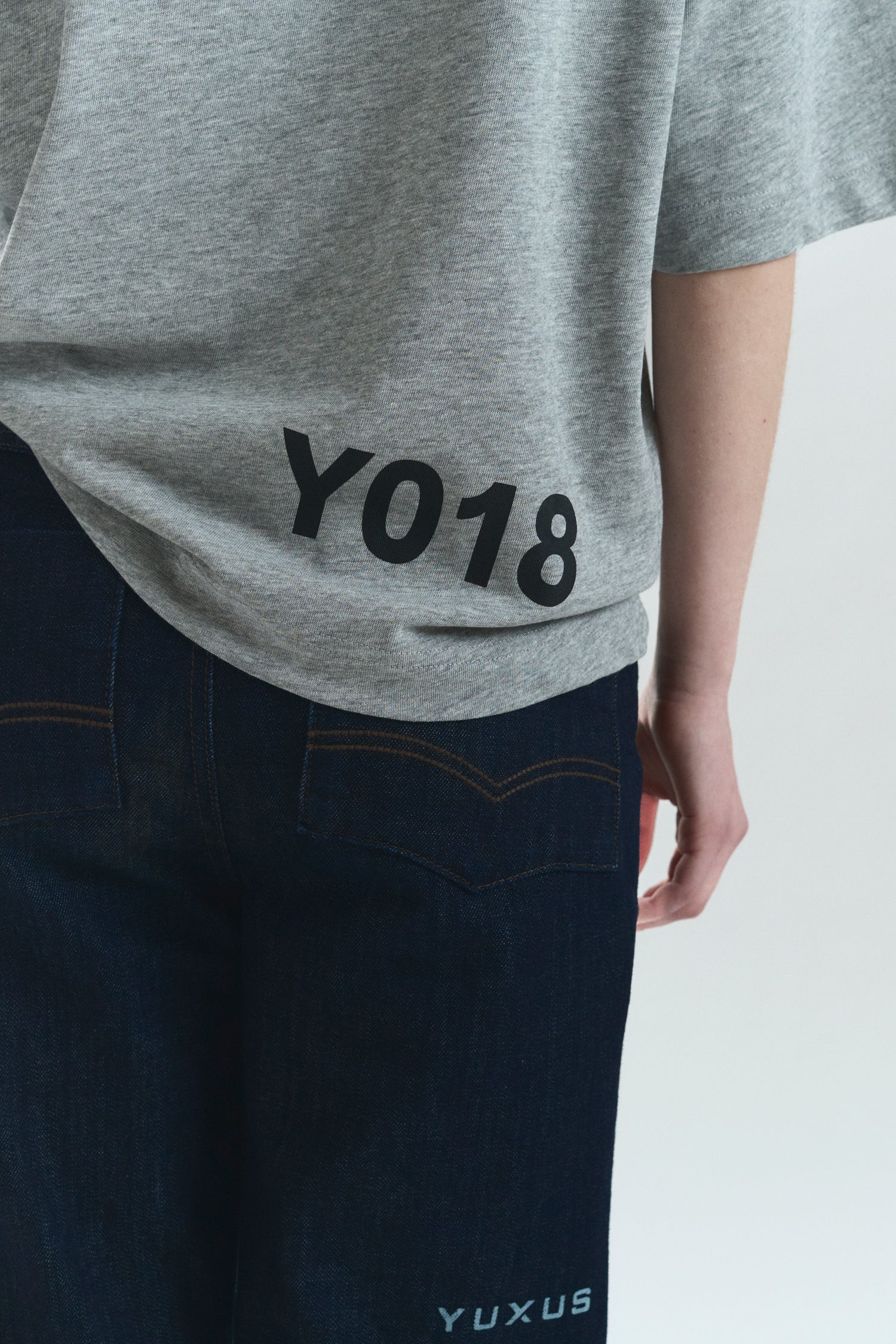 SMOKE "LOWERCASE" T-SHIRT GREY