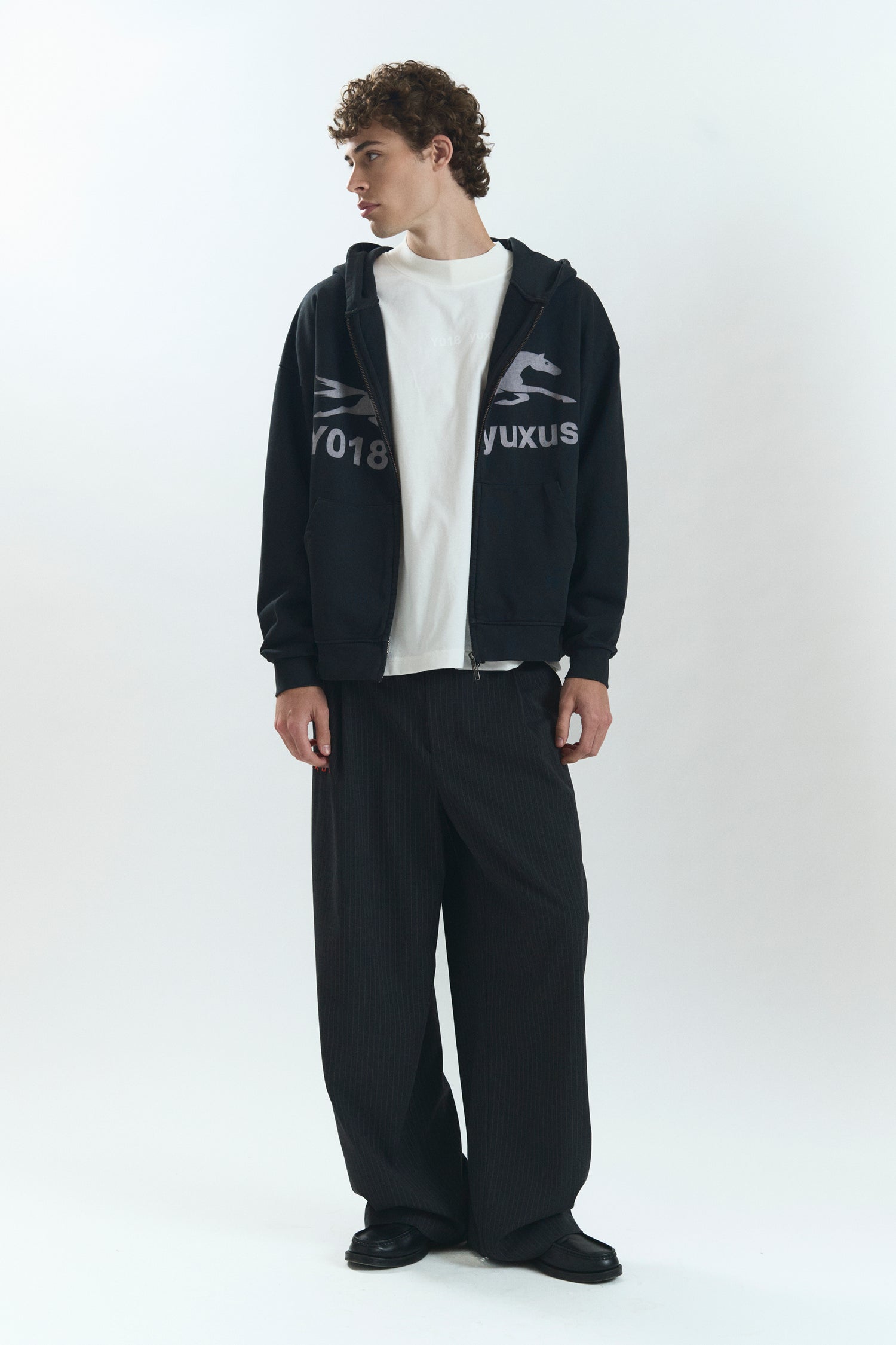 GARN "LOWERCASE" ZIP BLACK