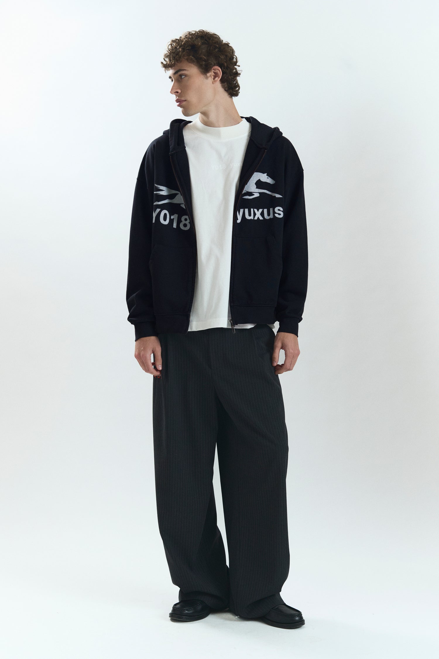 GARN "LOWERCASE" ZIP BLACK