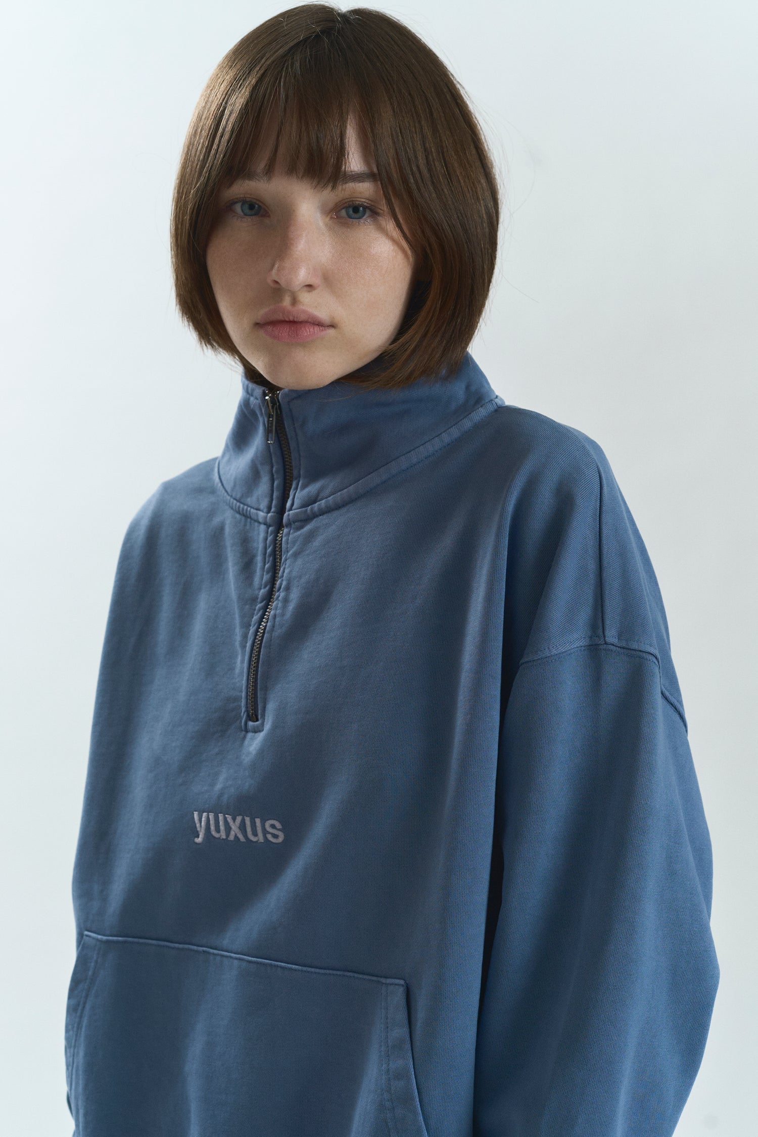 NEBUL"LOWERCASE" HALF ZIP BLUE