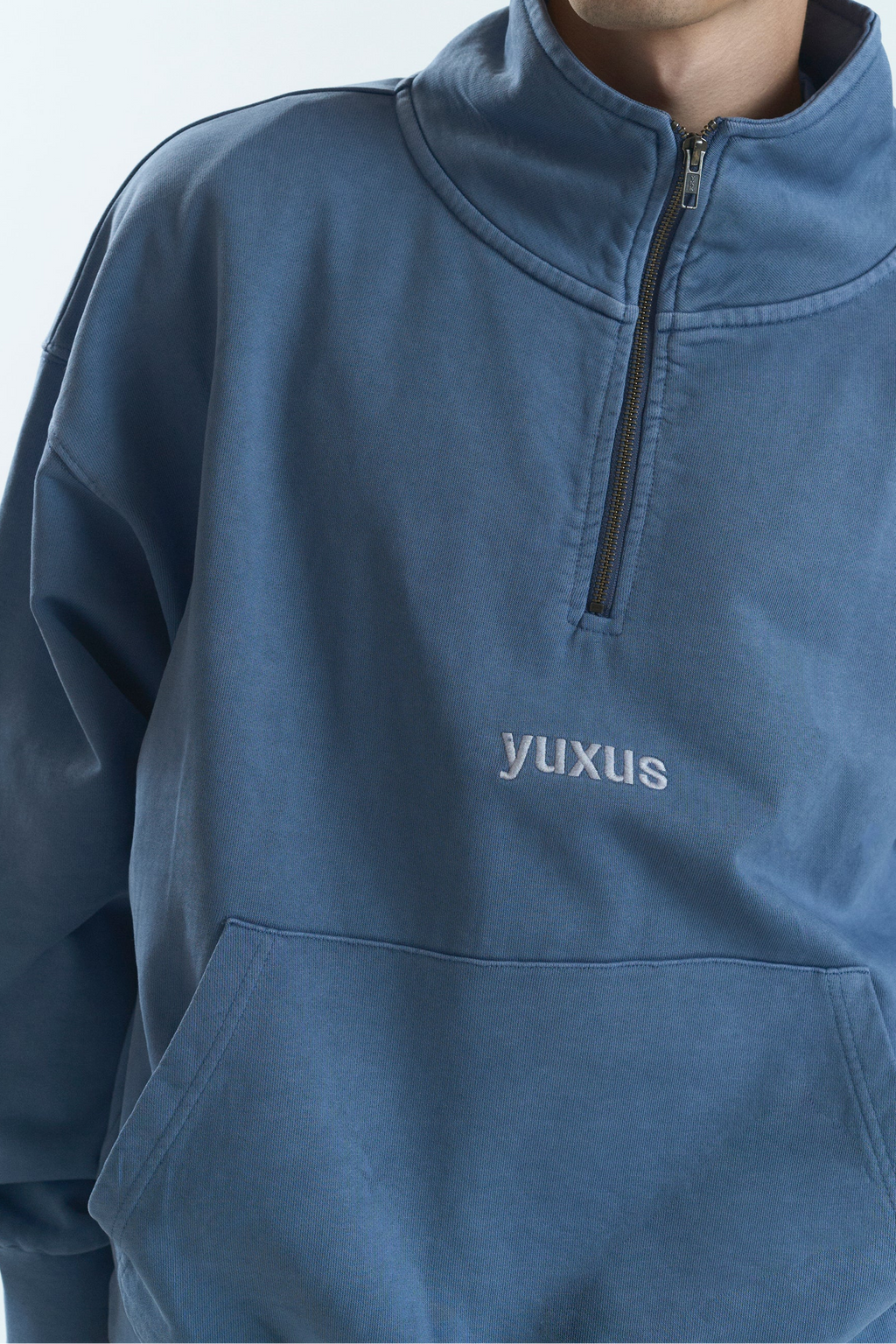 NEBUL"LOWERCASE" HALF ZIP BLUE
